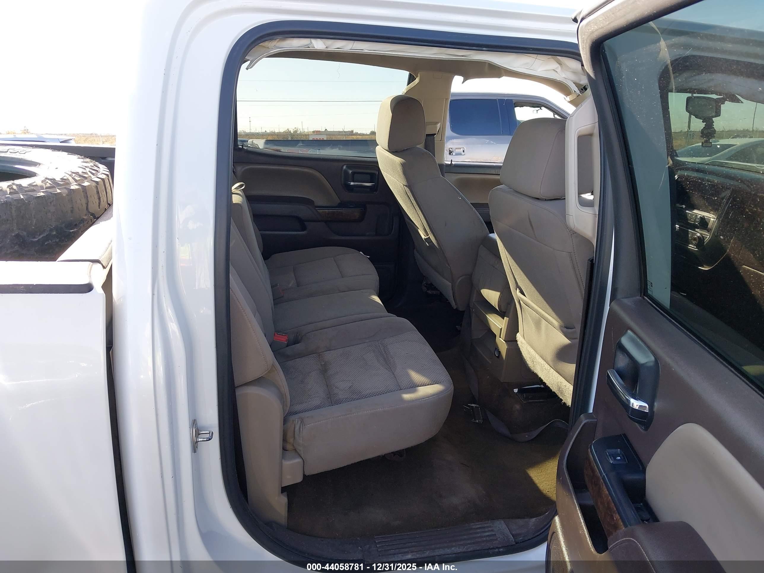 CHEVROLET SILVERADO image 8