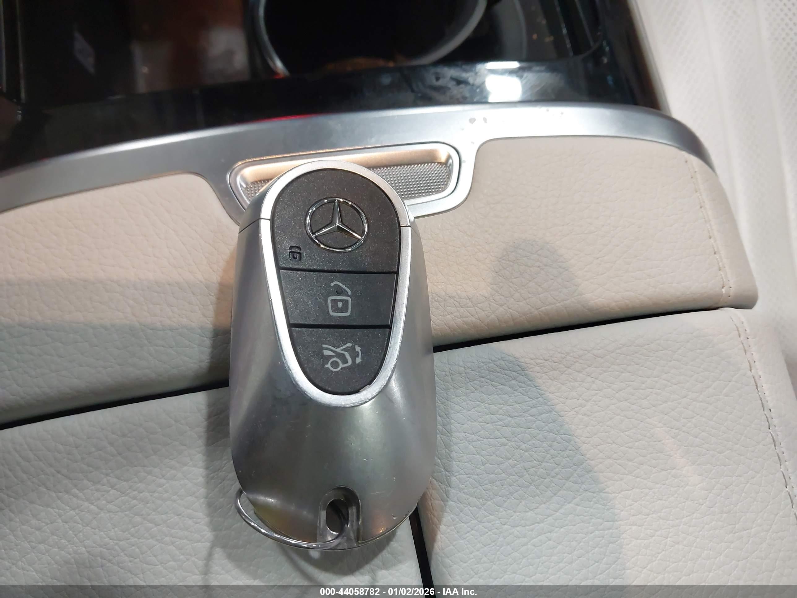 MERCEDES-BENZ EQE image 11