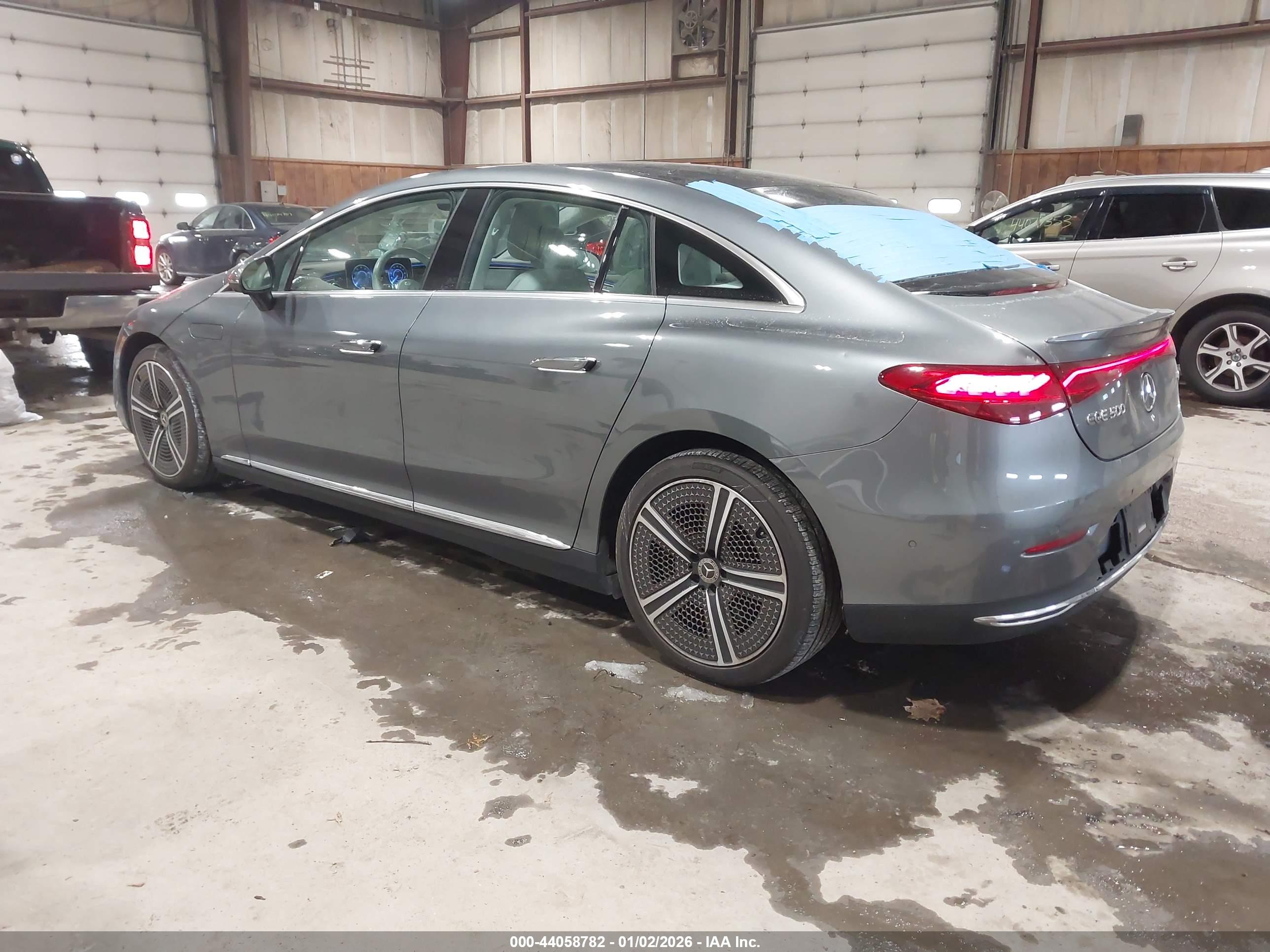 MERCEDES-BENZ EQE image 3