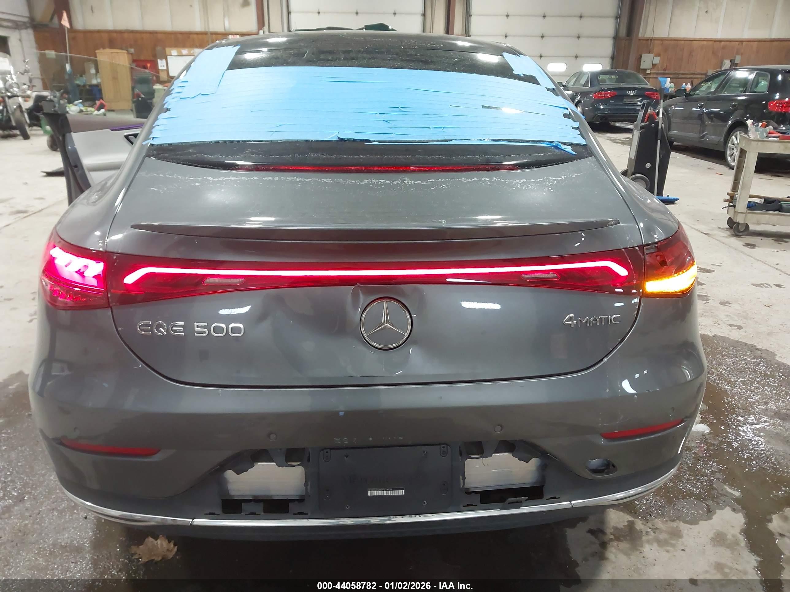 MERCEDES-BENZ EQE image 6