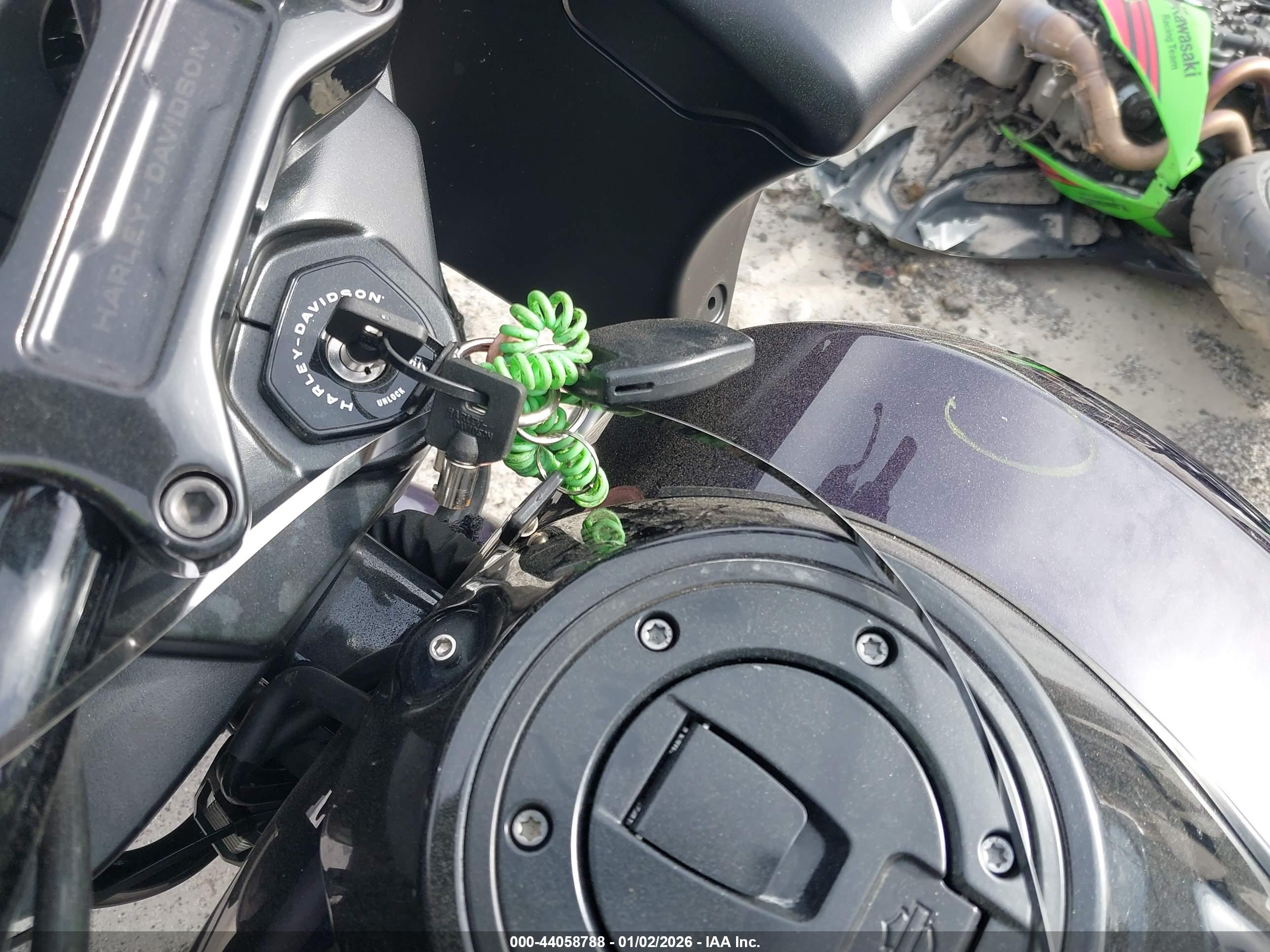 HARLEY-DAVIDSON FLTRX image 11