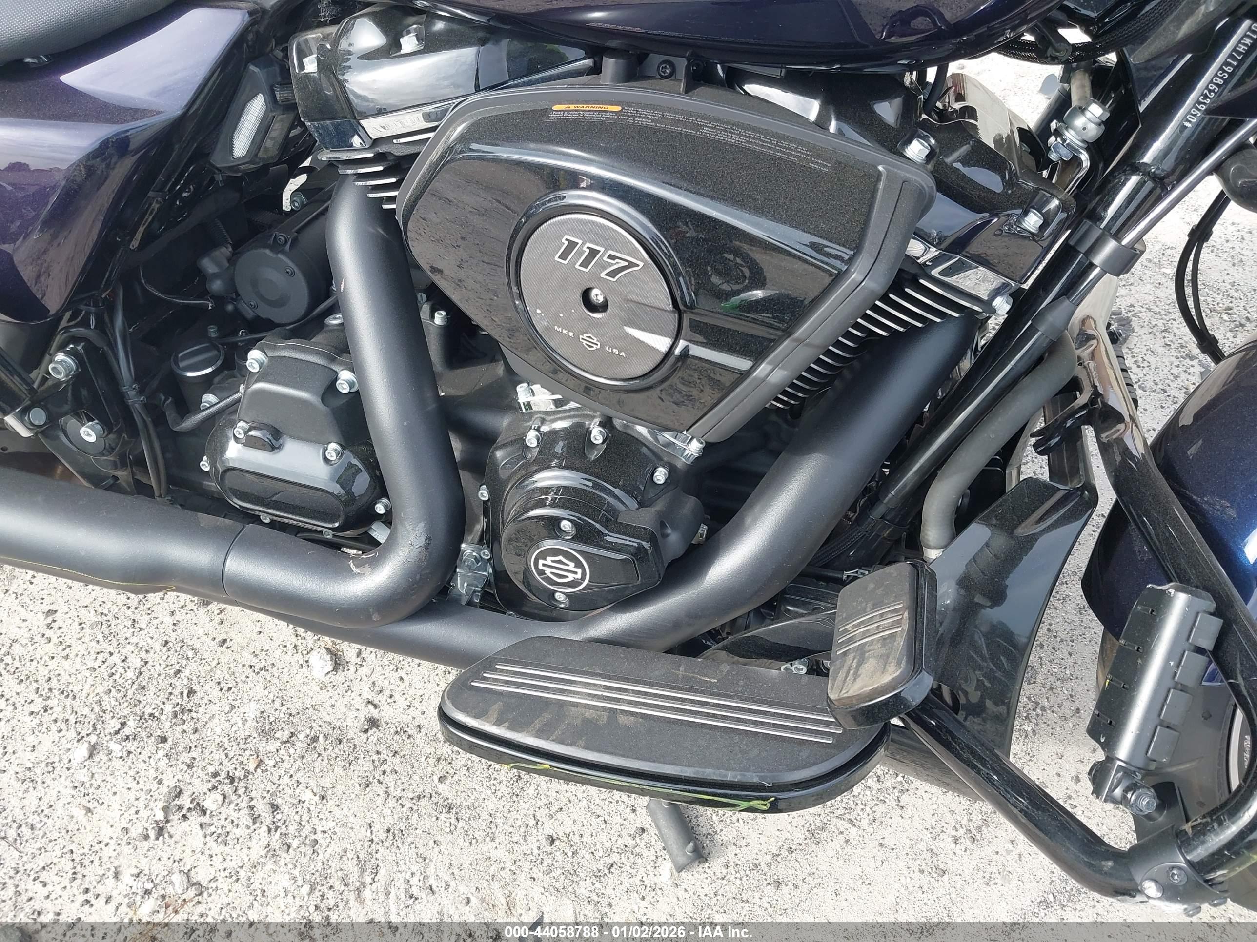 HARLEY-DAVIDSON FLTRX image 8