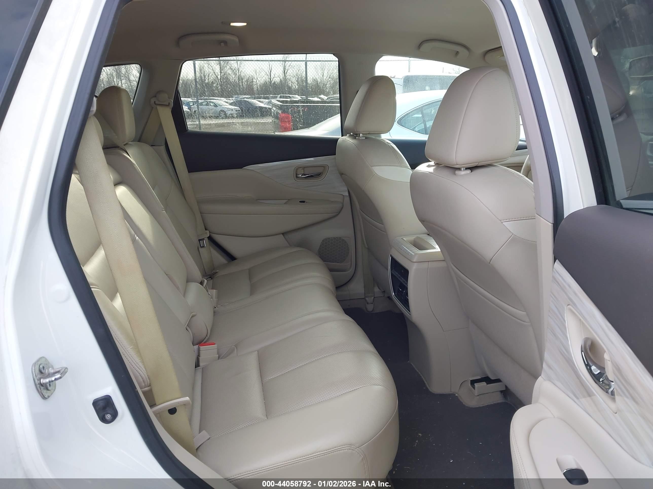 NISSAN MURANO image 8