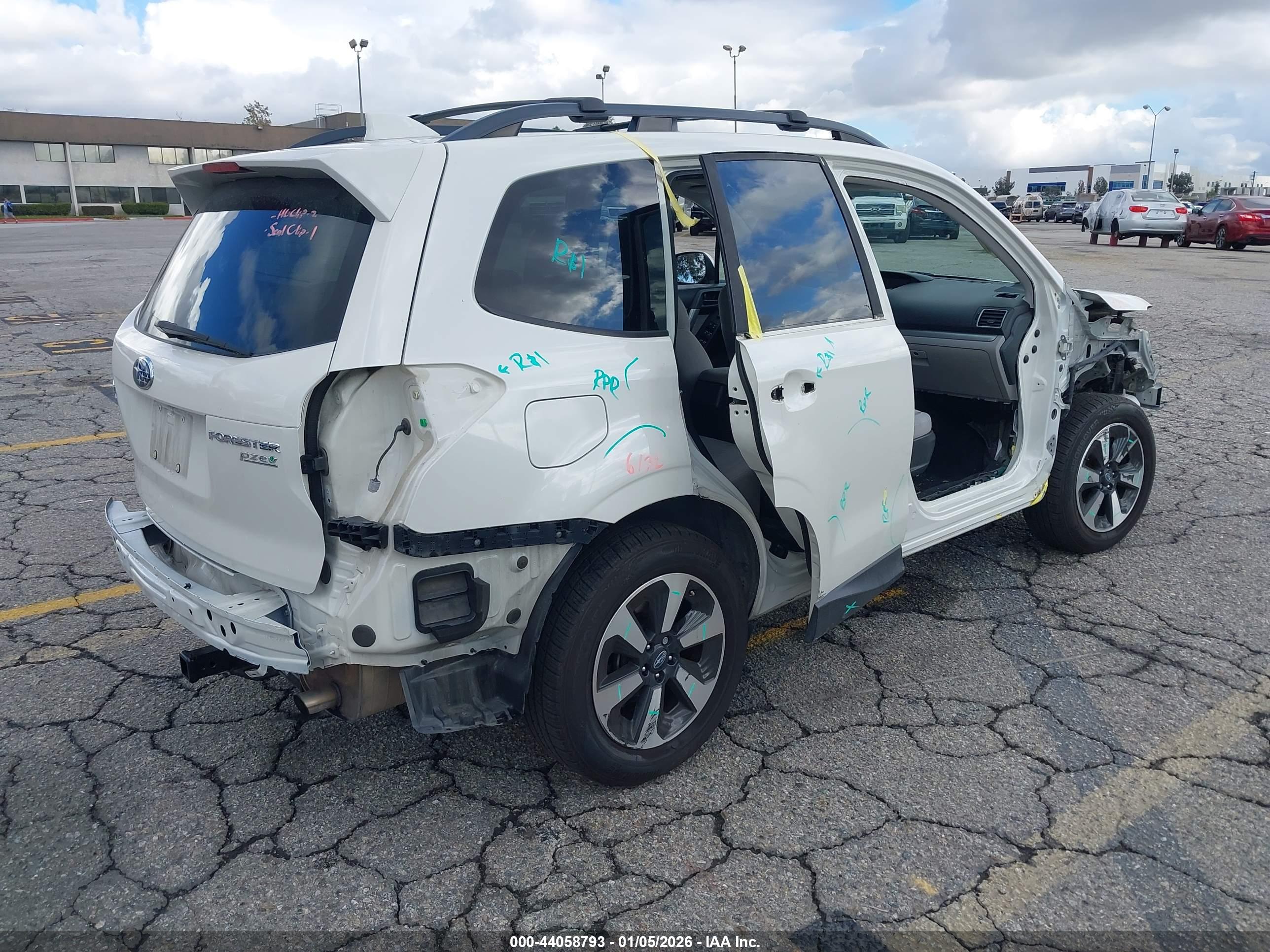 SUBARU FORESTER image 4