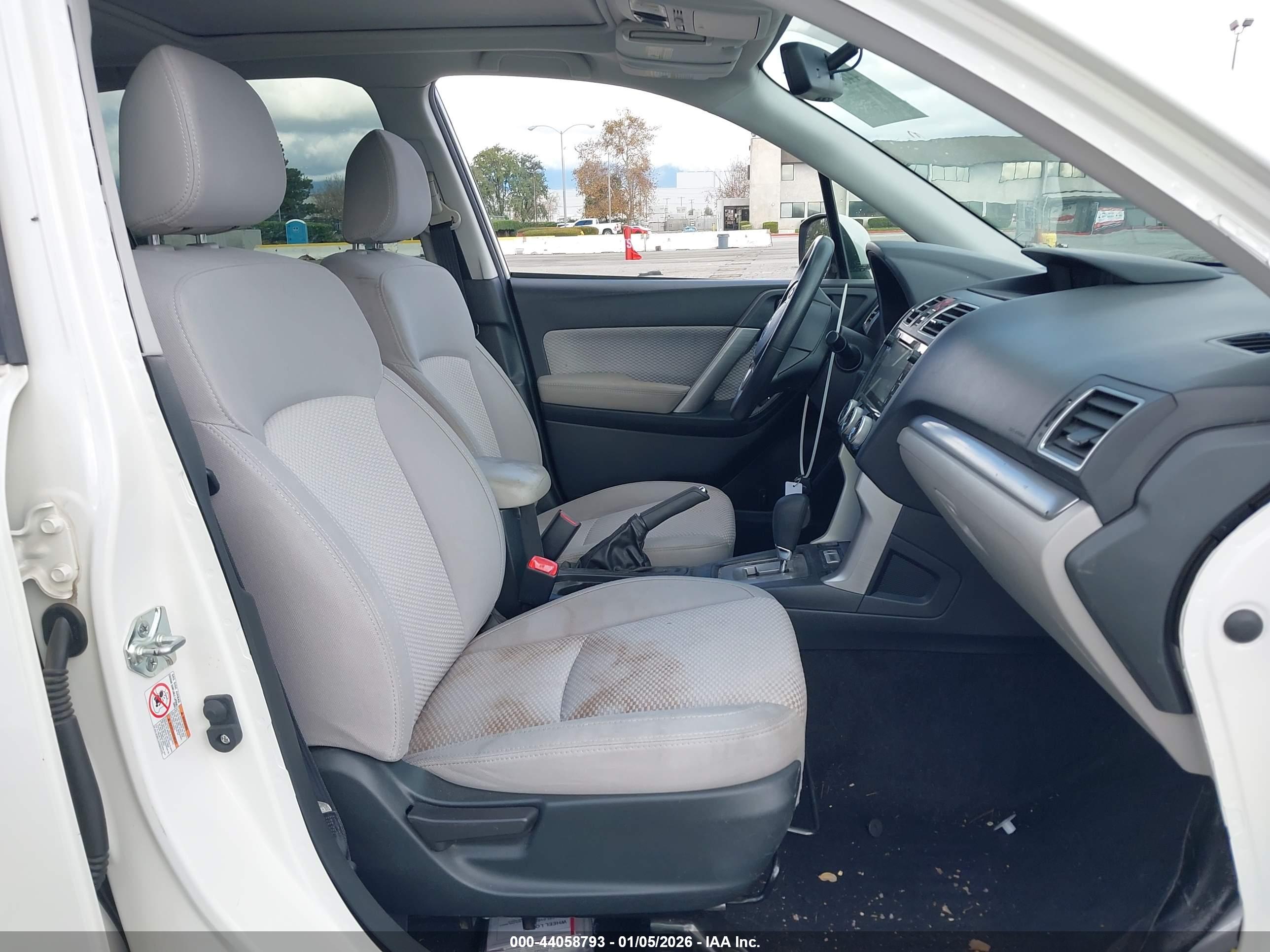 SUBARU FORESTER image 5