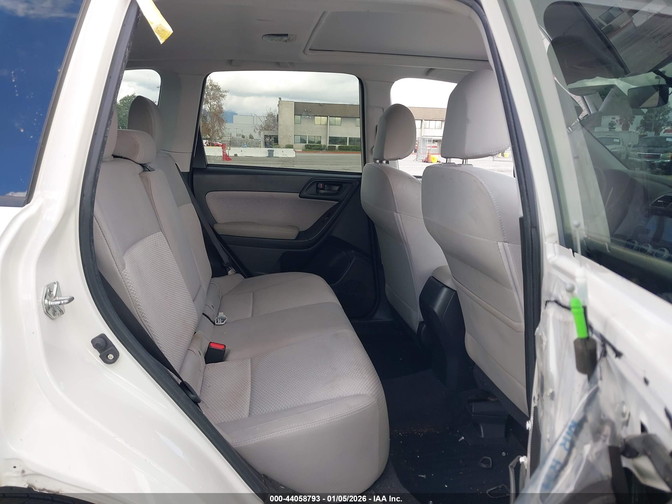 SUBARU FORESTER image 8