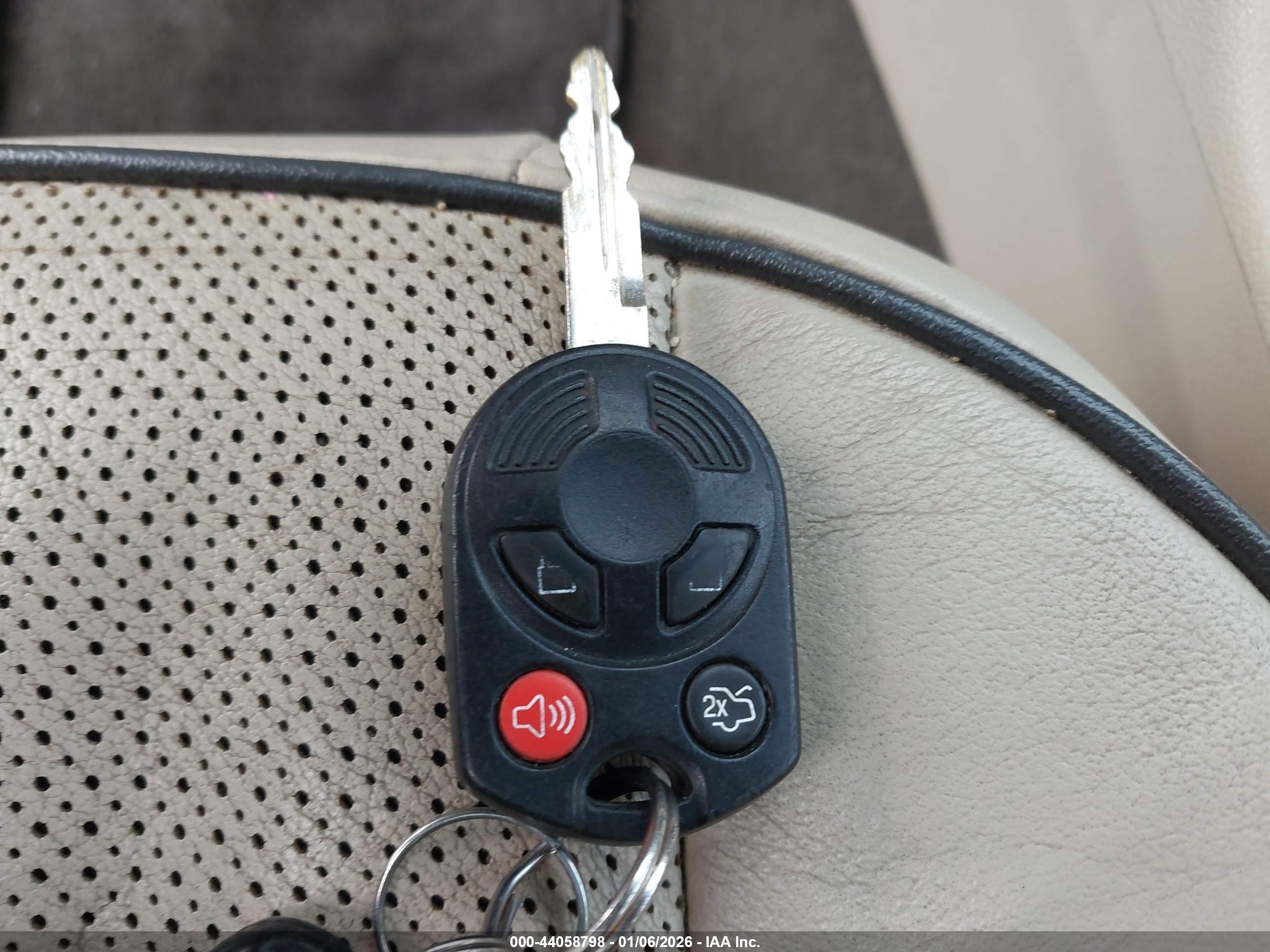 LINCOLN MKZ image 11