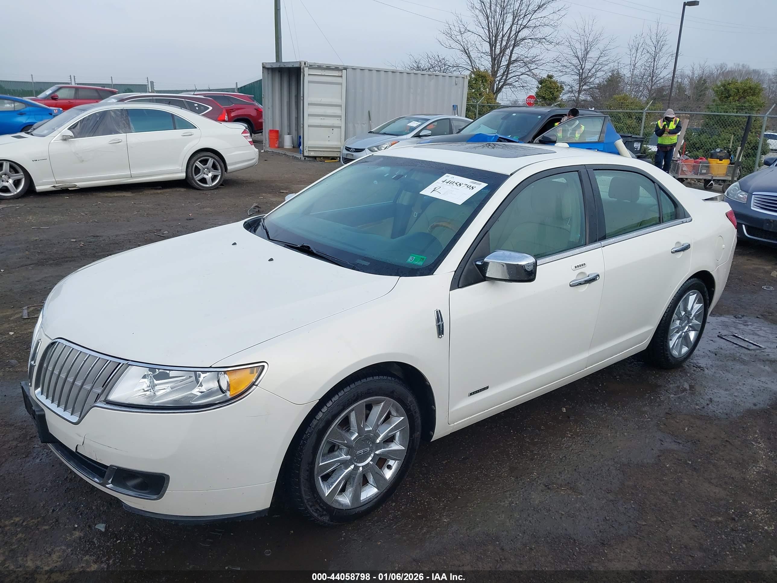 LINCOLN MKZ image 2