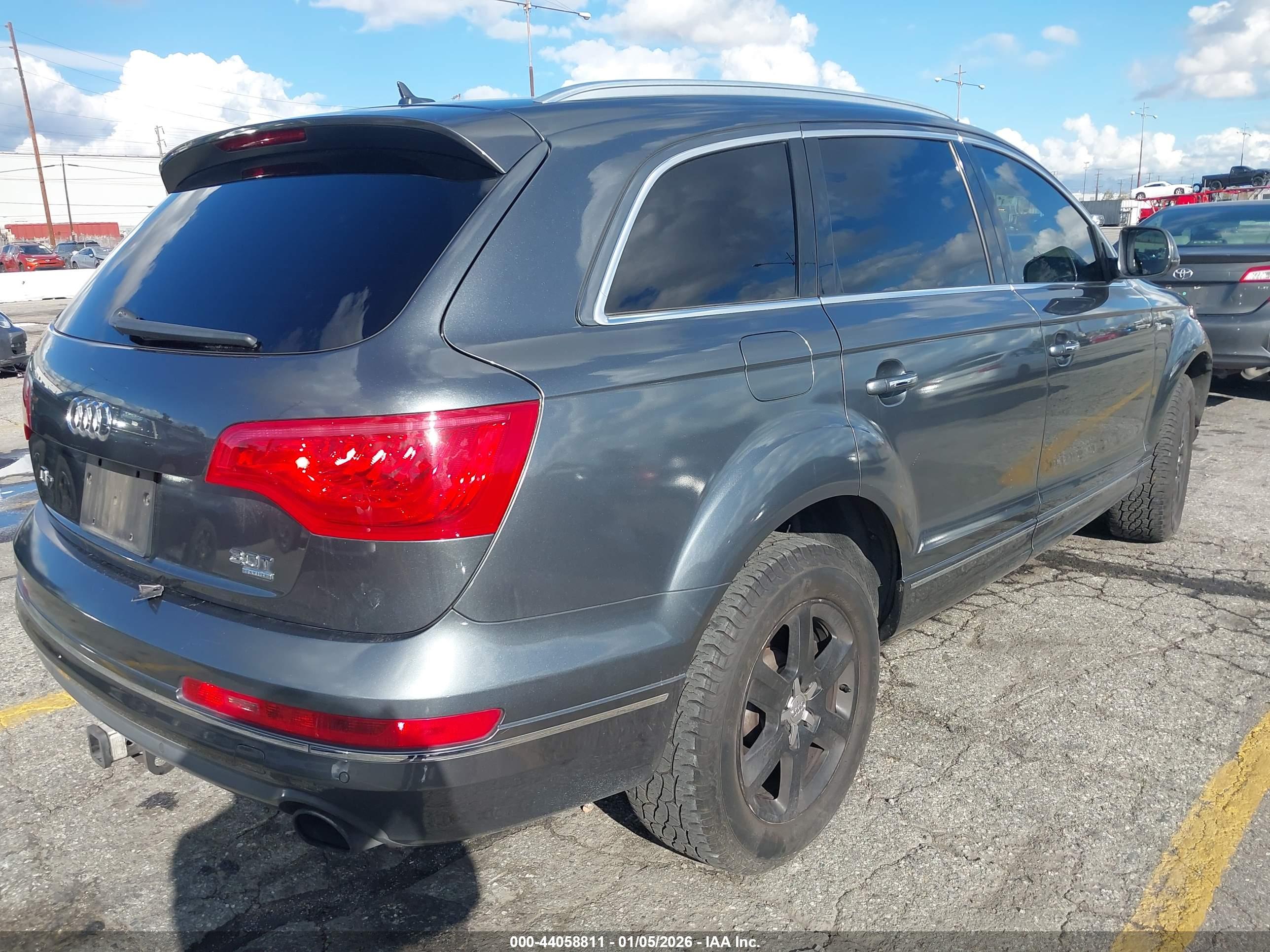 AUDI Q7 image 4