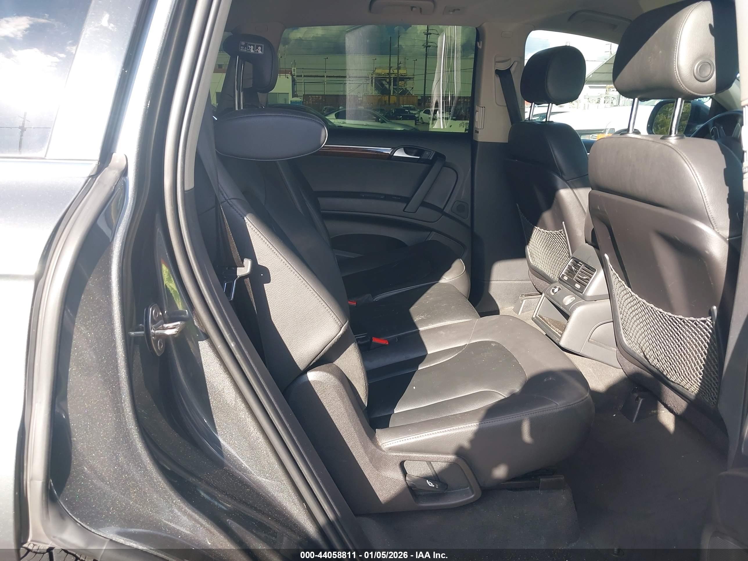 AUDI Q7 image 8