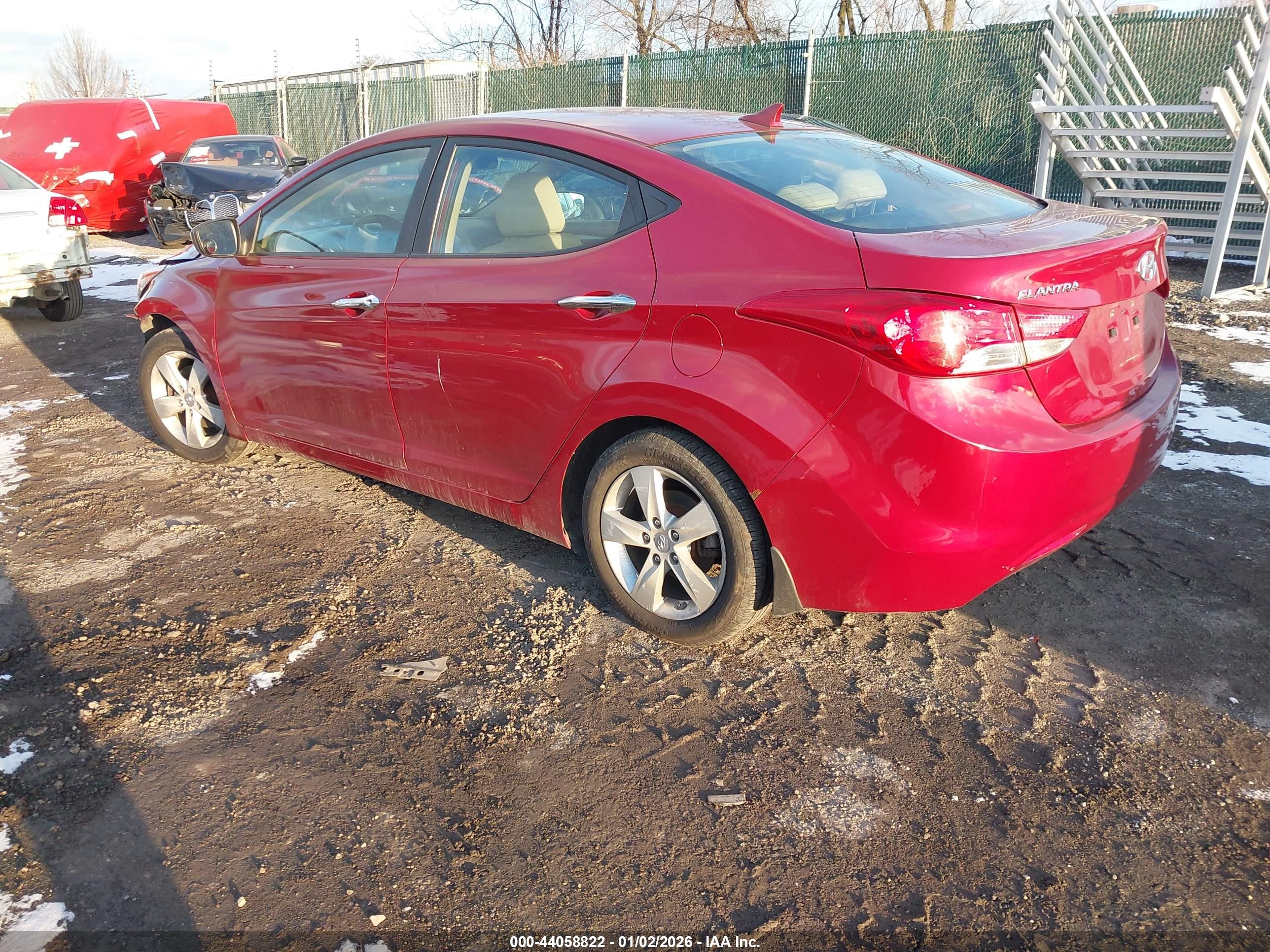 HYUNDAI ELANTRA image 3
