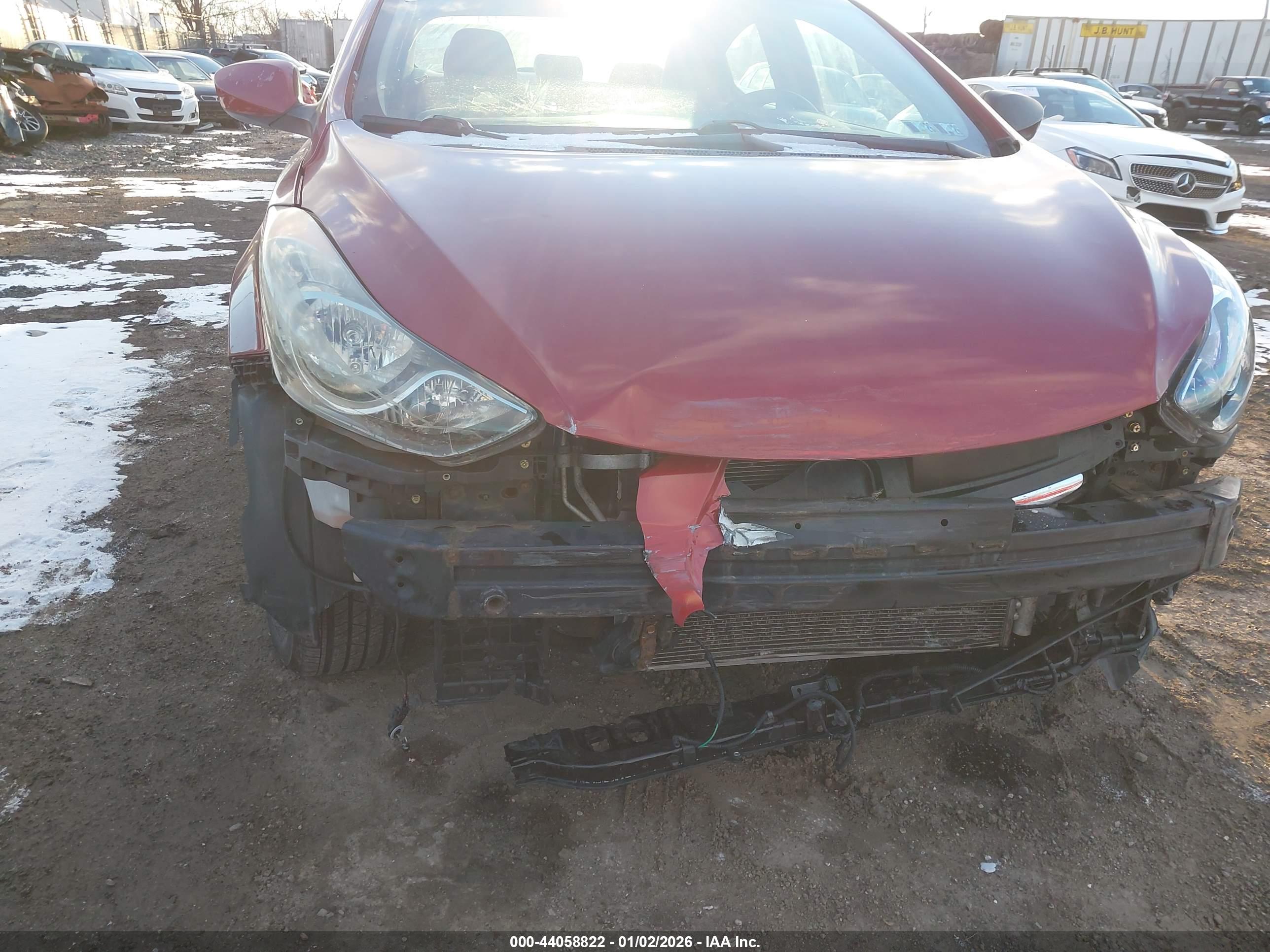 HYUNDAI ELANTRA image 6