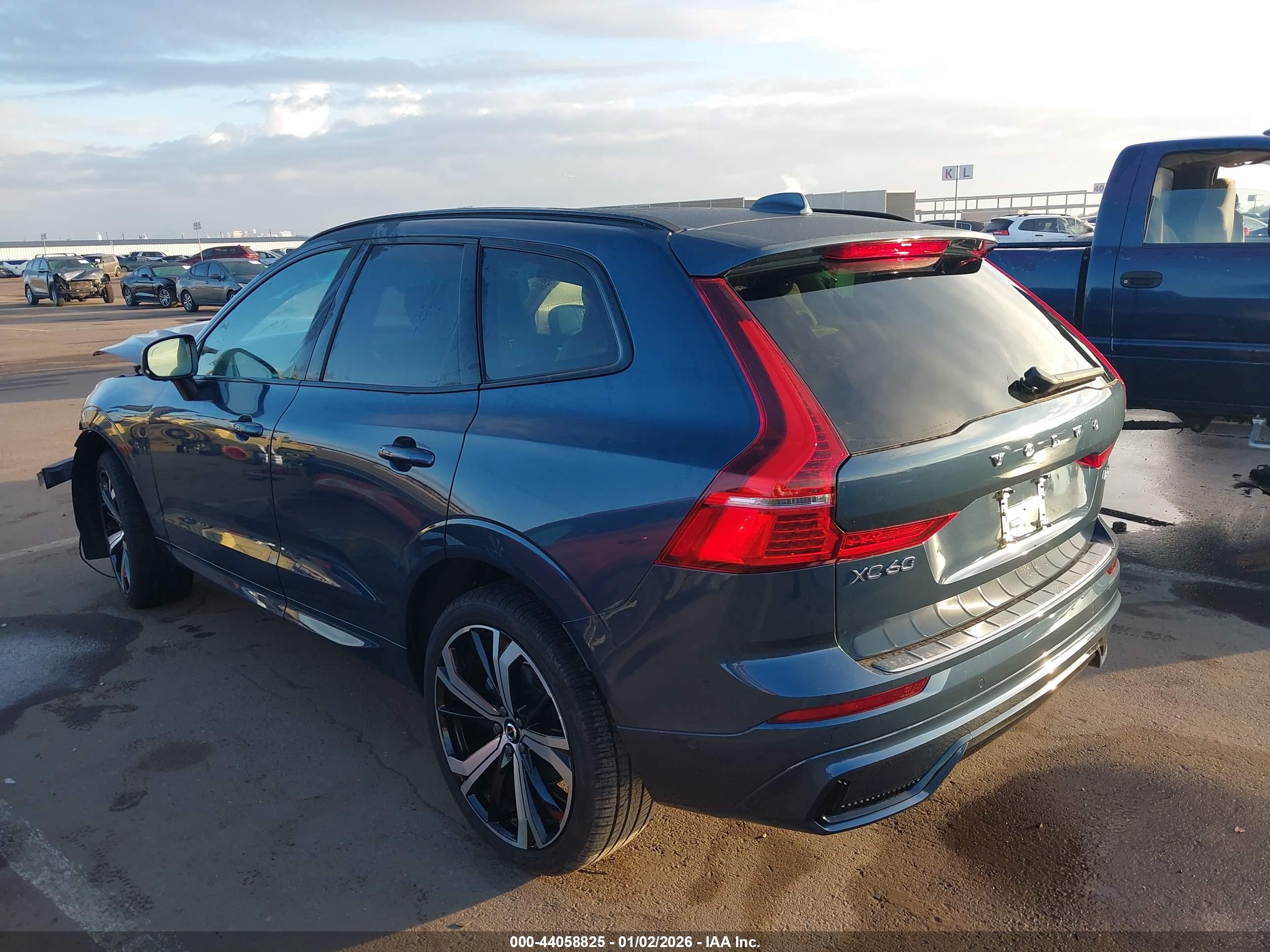 VOLVO XC60 image 3