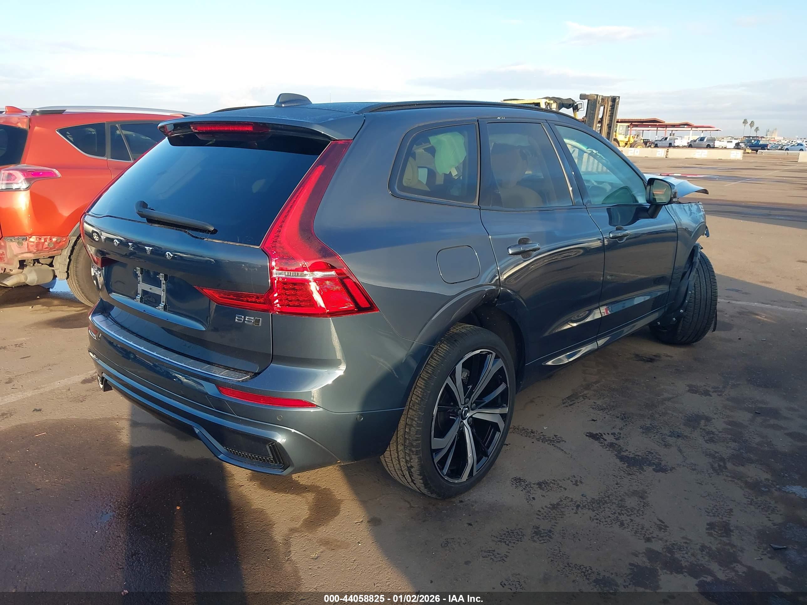VOLVO XC60 image 4