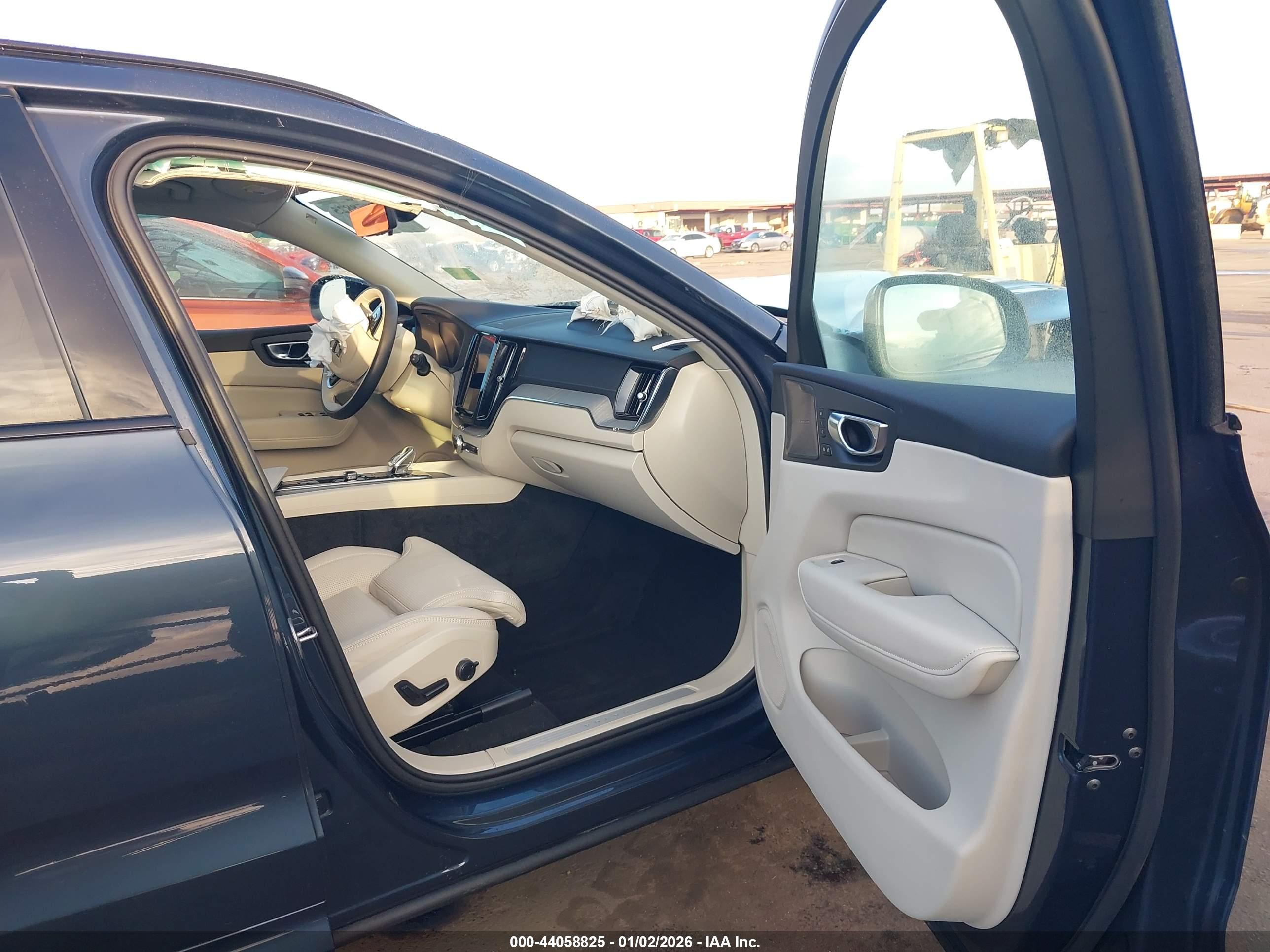VOLVO XC60 image 5