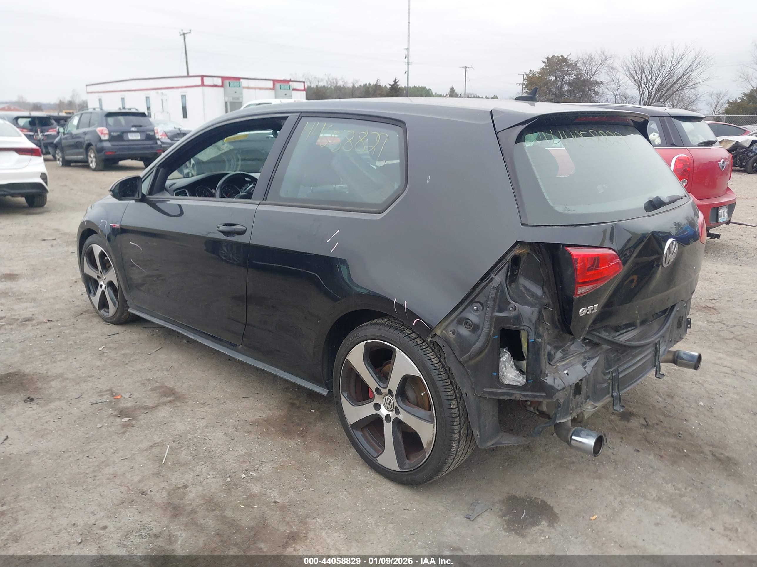 VOLKSWAGEN GOLF image 3