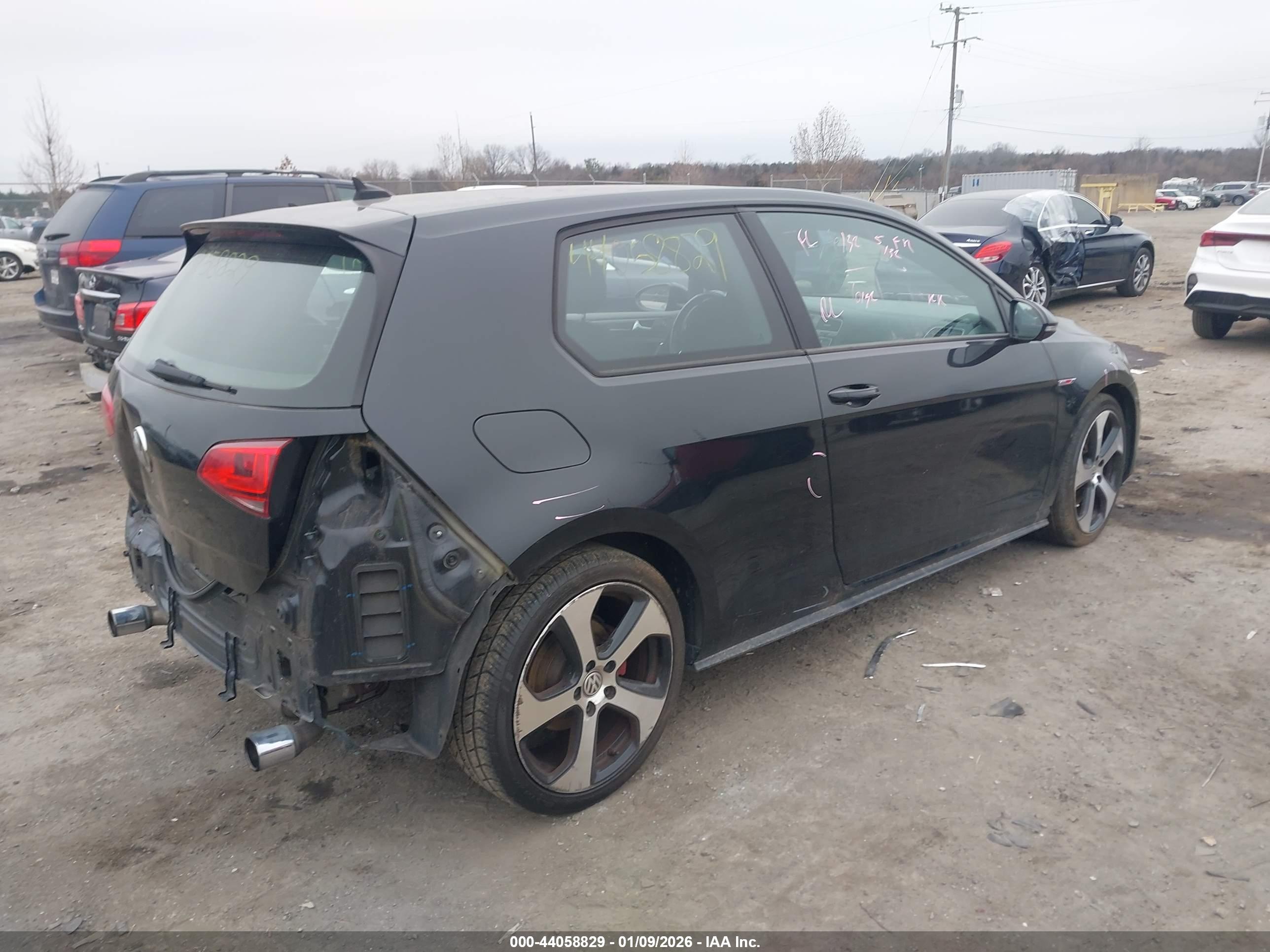 VOLKSWAGEN GOLF image 4