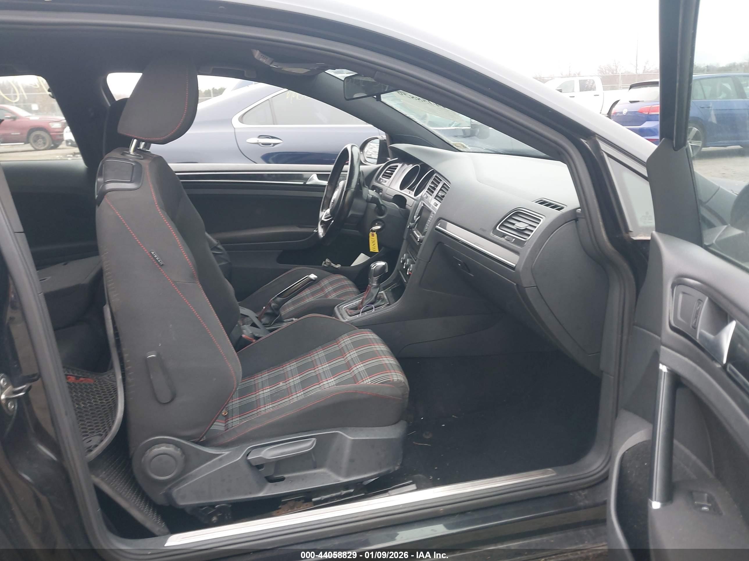 VOLKSWAGEN GOLF image 5