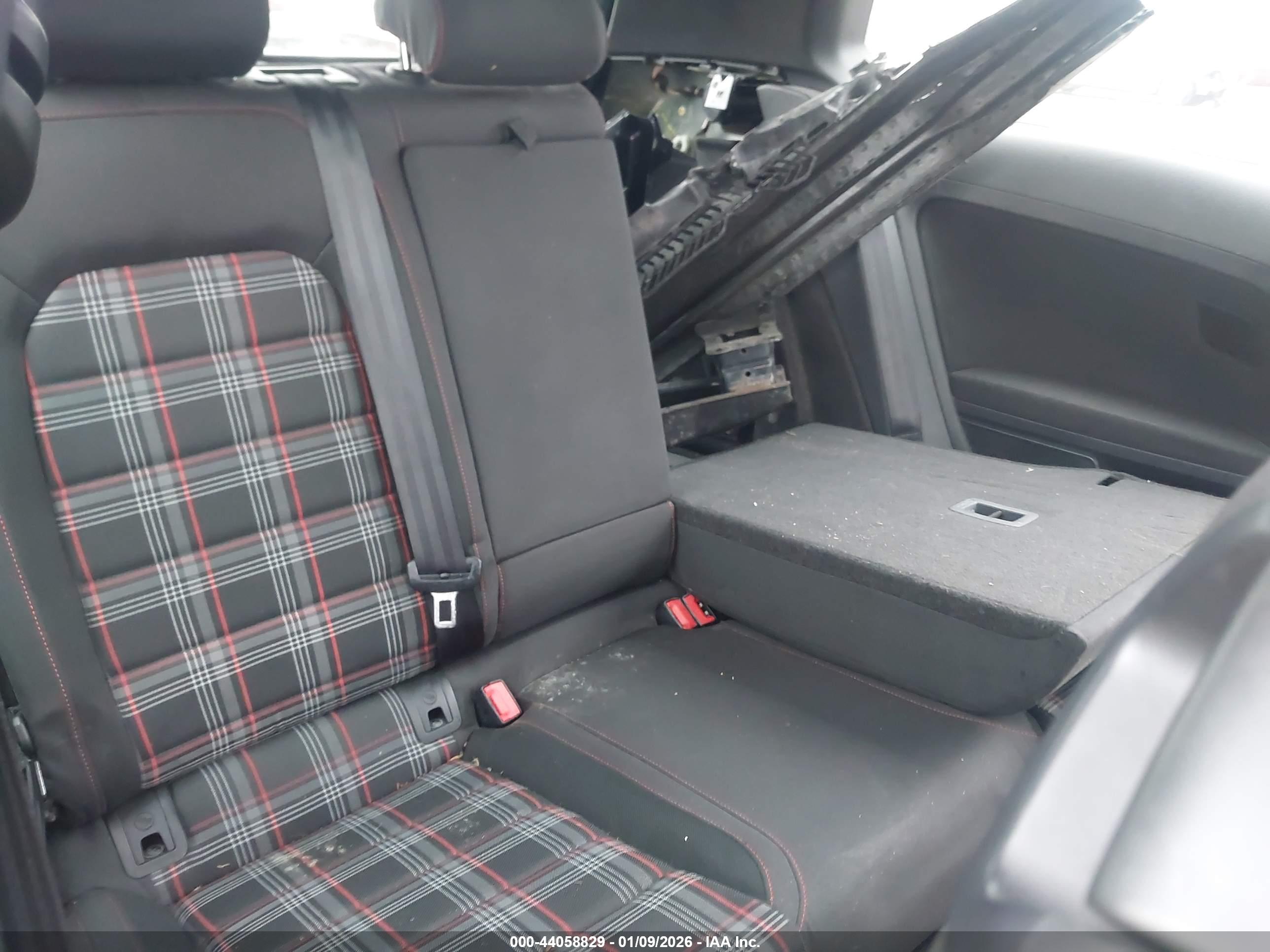 VOLKSWAGEN GOLF image 8
