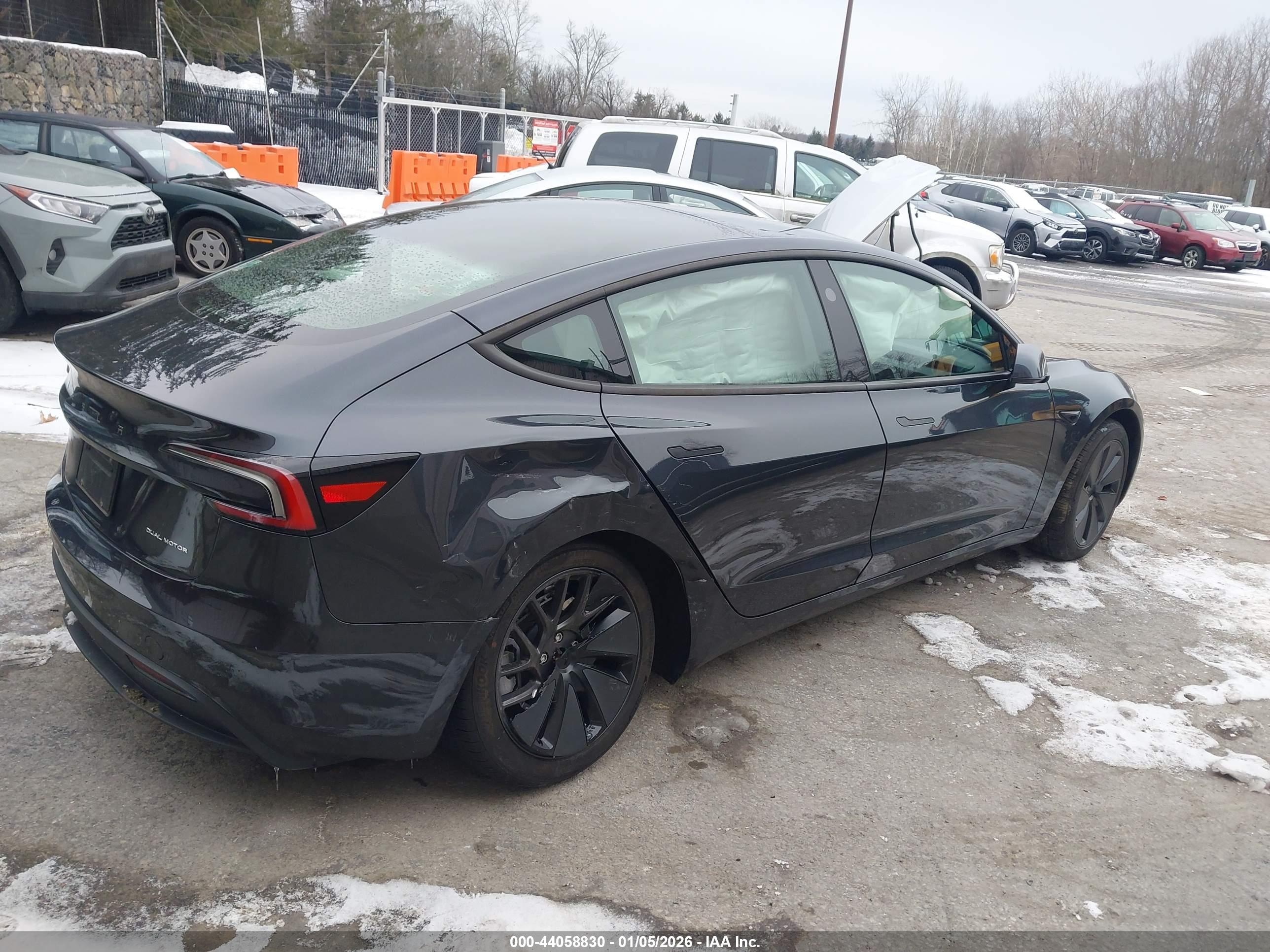 TESLA MODEL image 4
