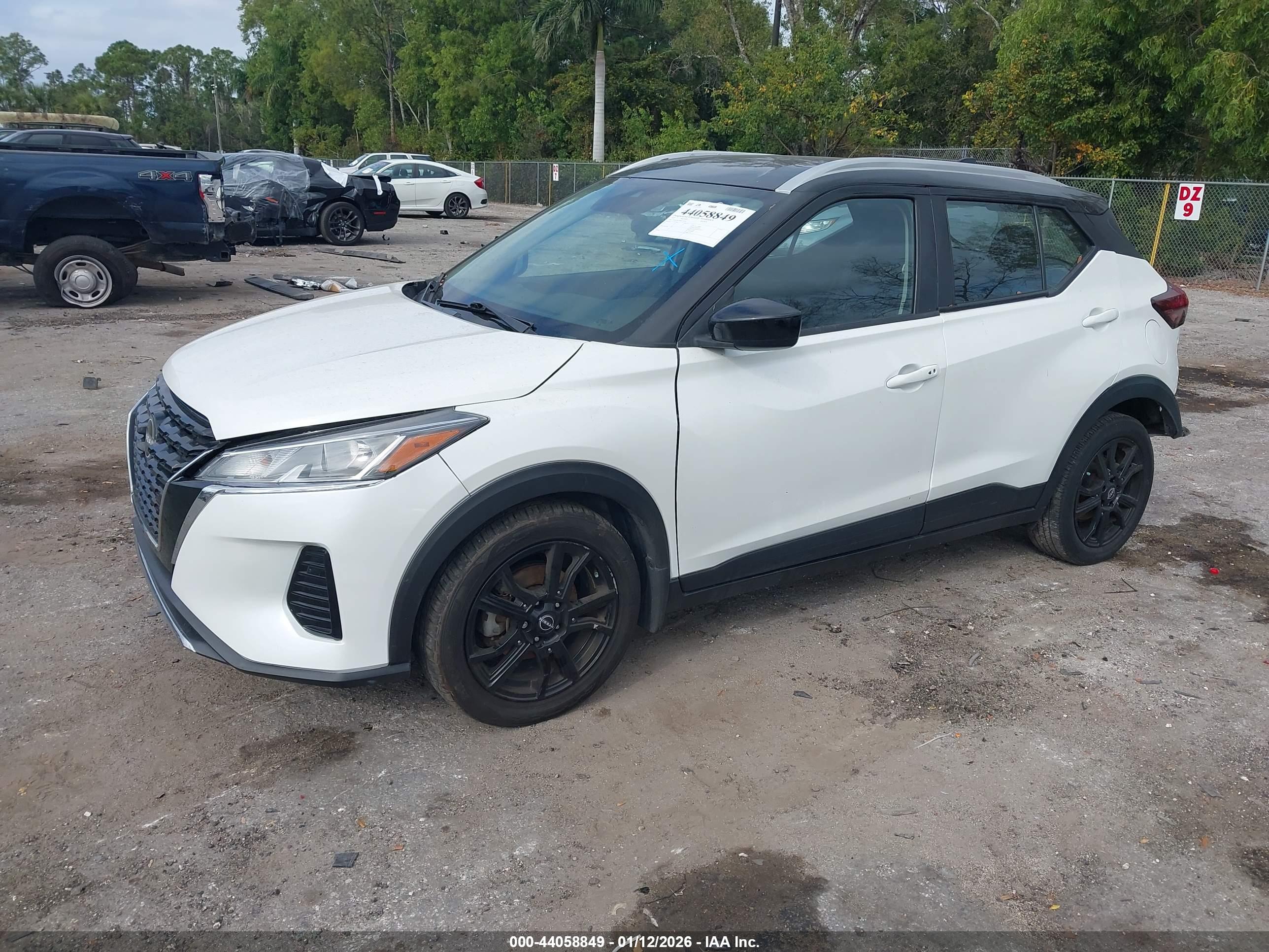 NISSAN KICKS image 2