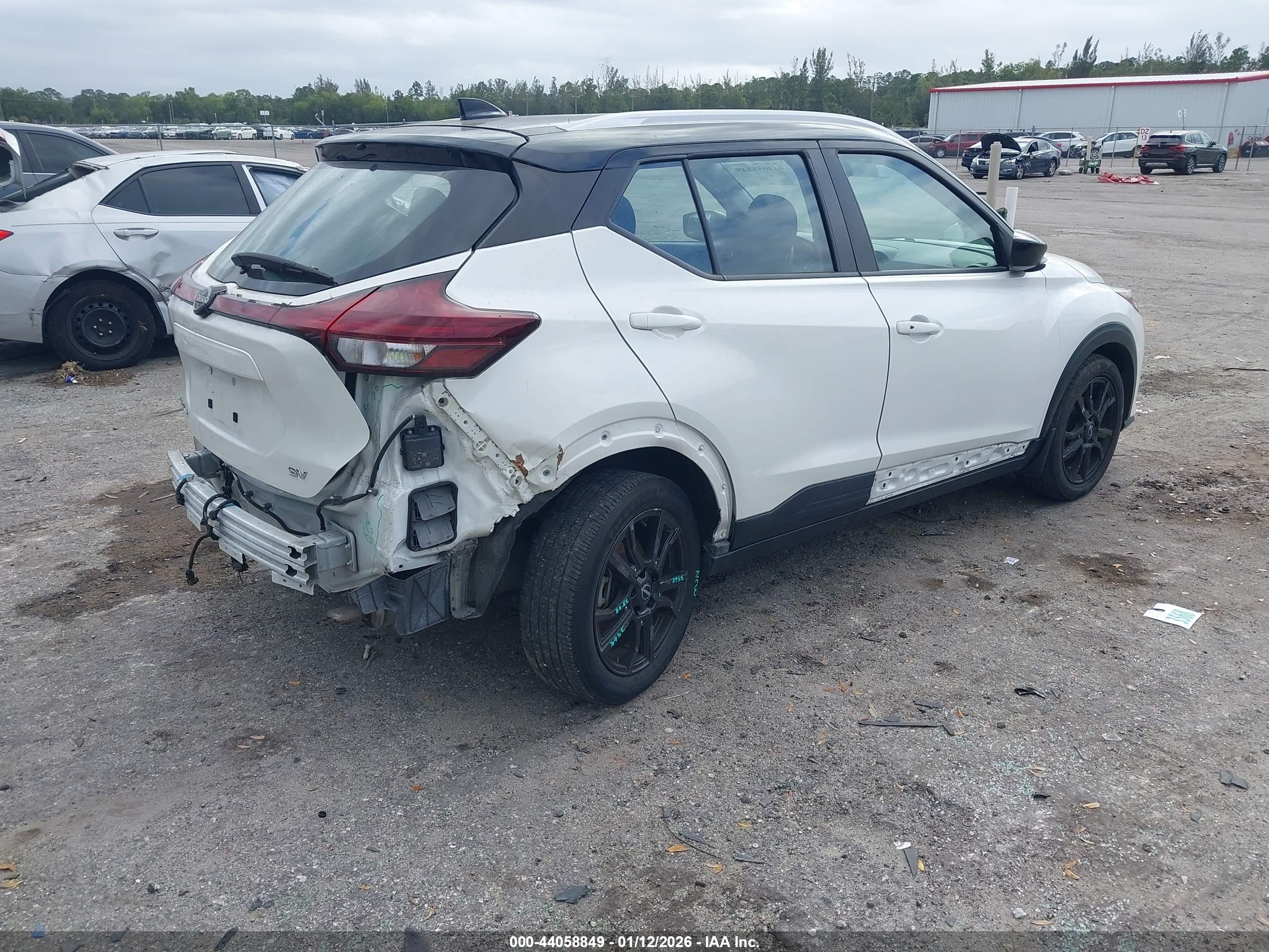 NISSAN KICKS image 4