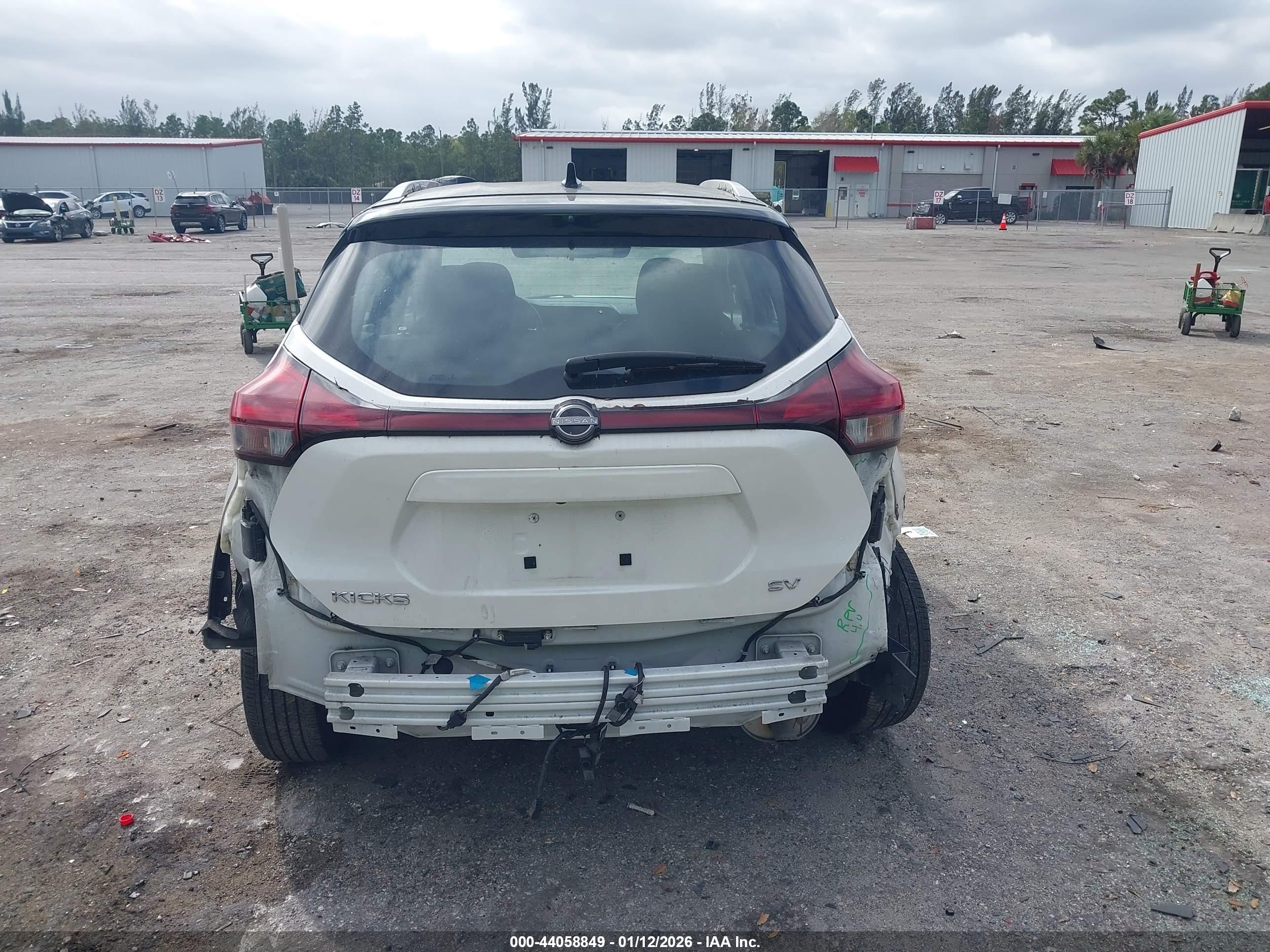 NISSAN KICKS image 6