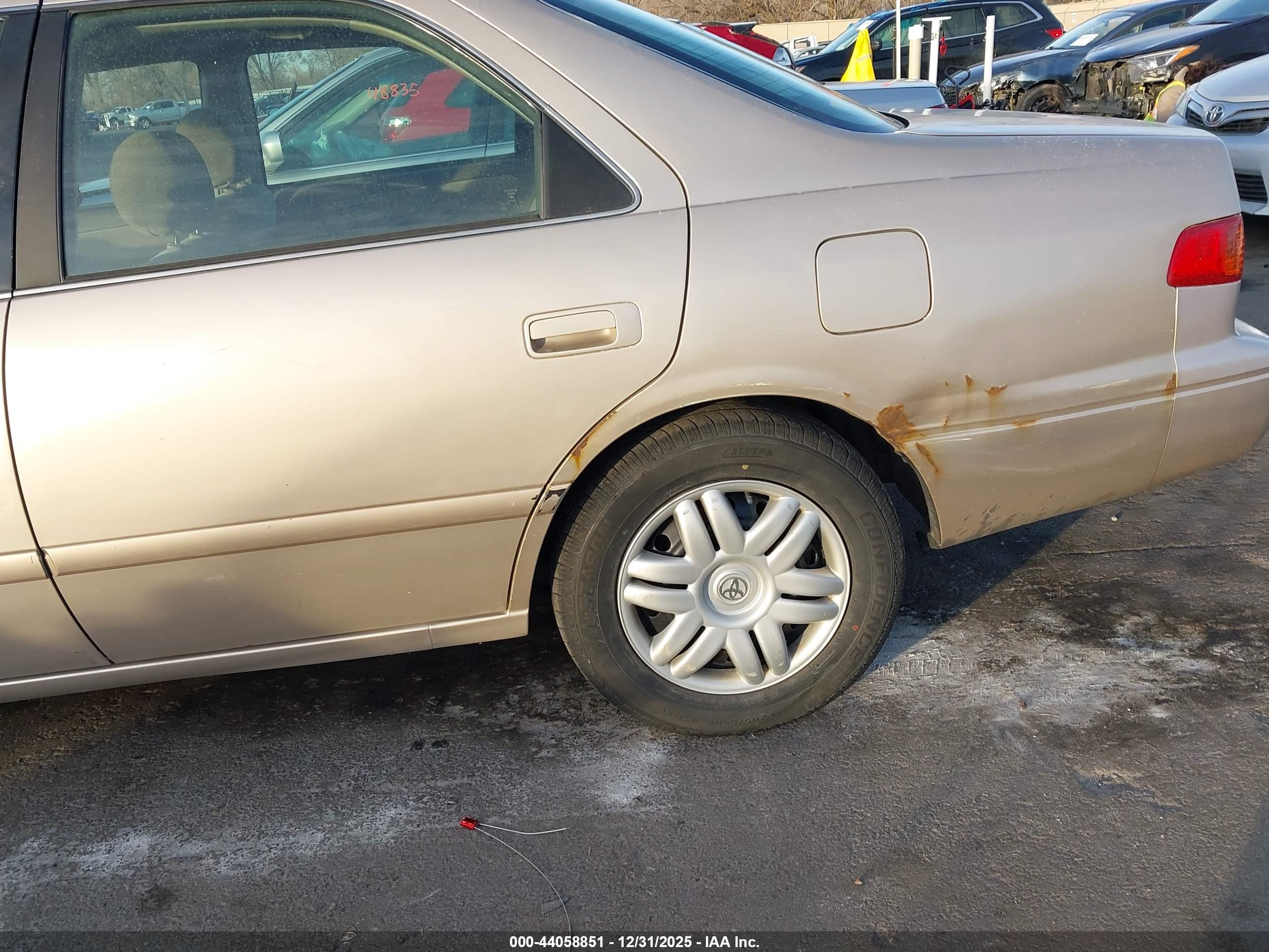TOYOTA CAMRY image 6