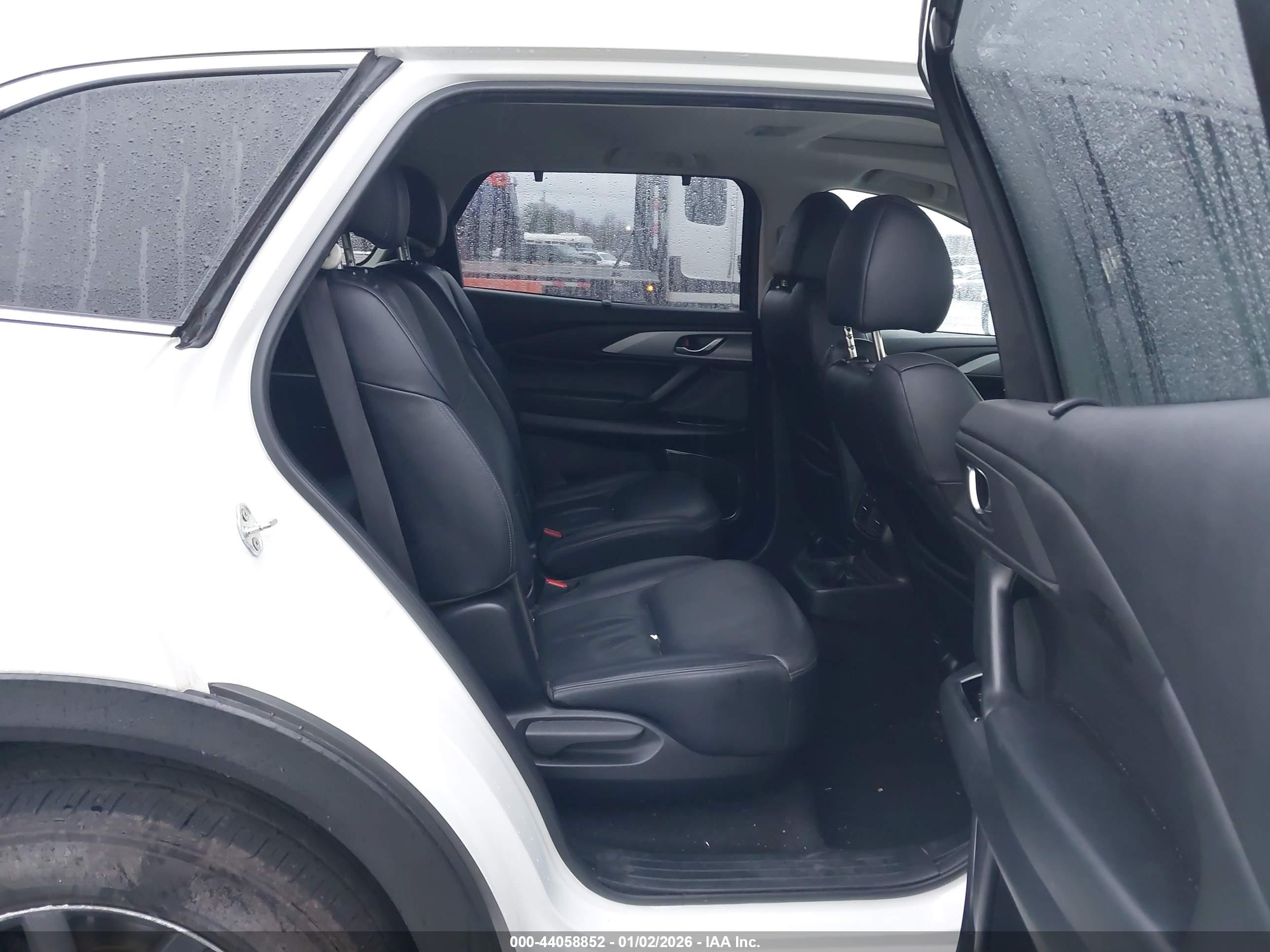 MAZDA CX-9 image 8