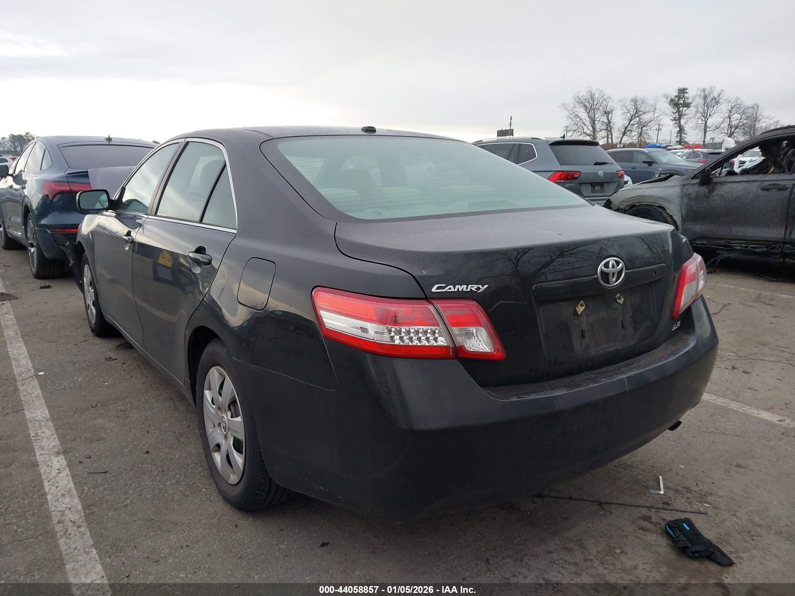TOYOTA CAMRY image 3