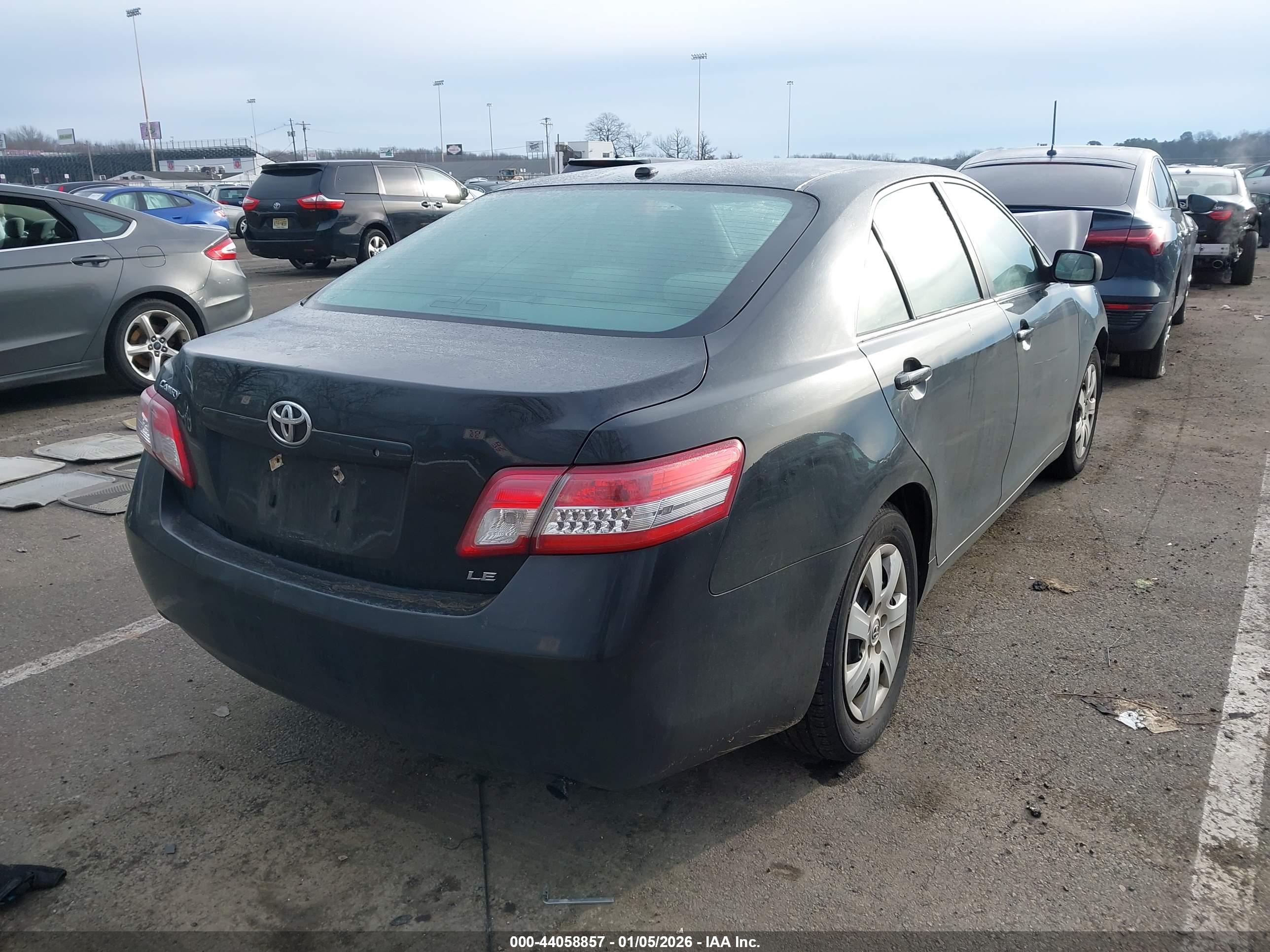 TOYOTA CAMRY image 4