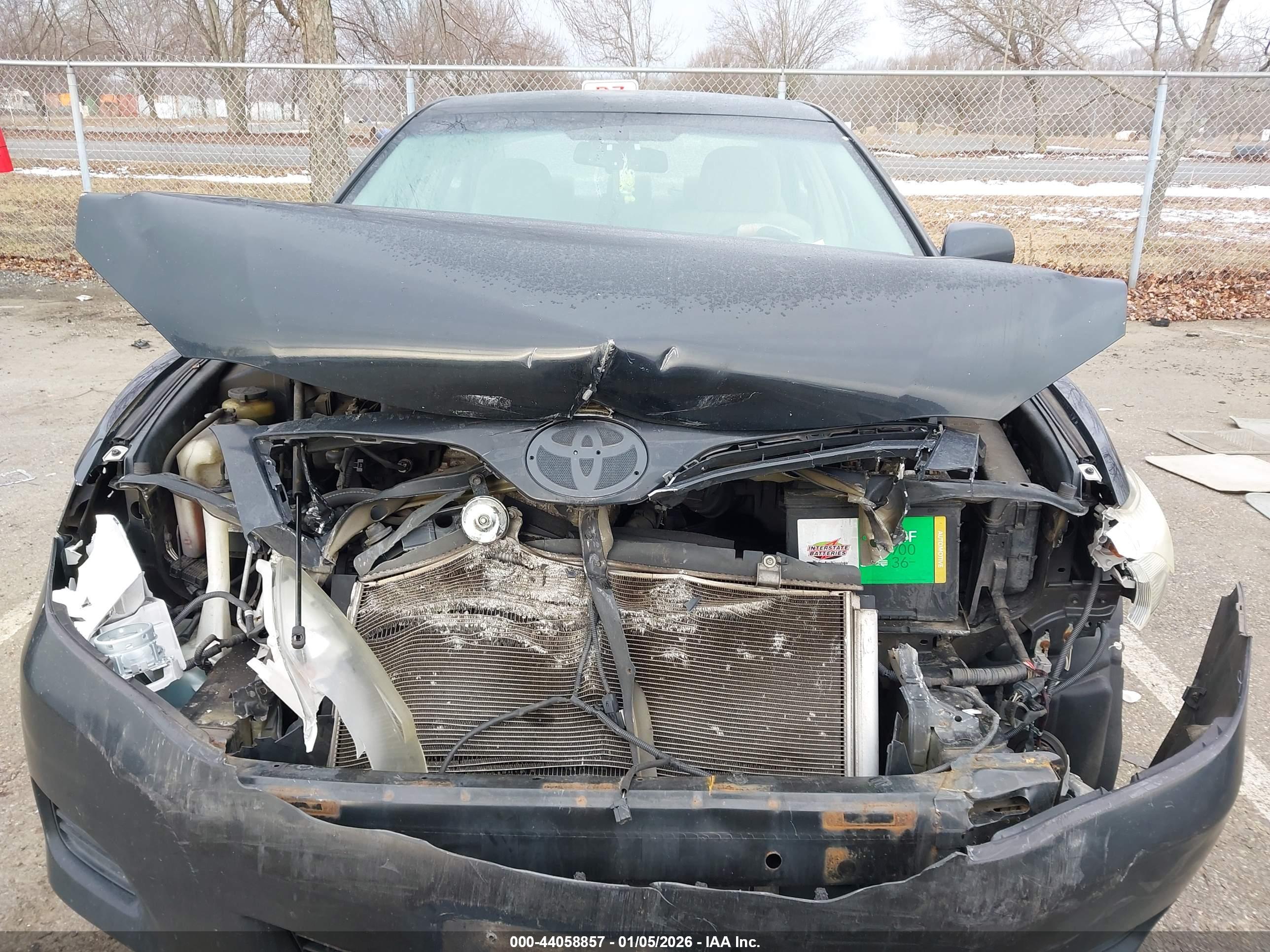 TOYOTA CAMRY image 6
