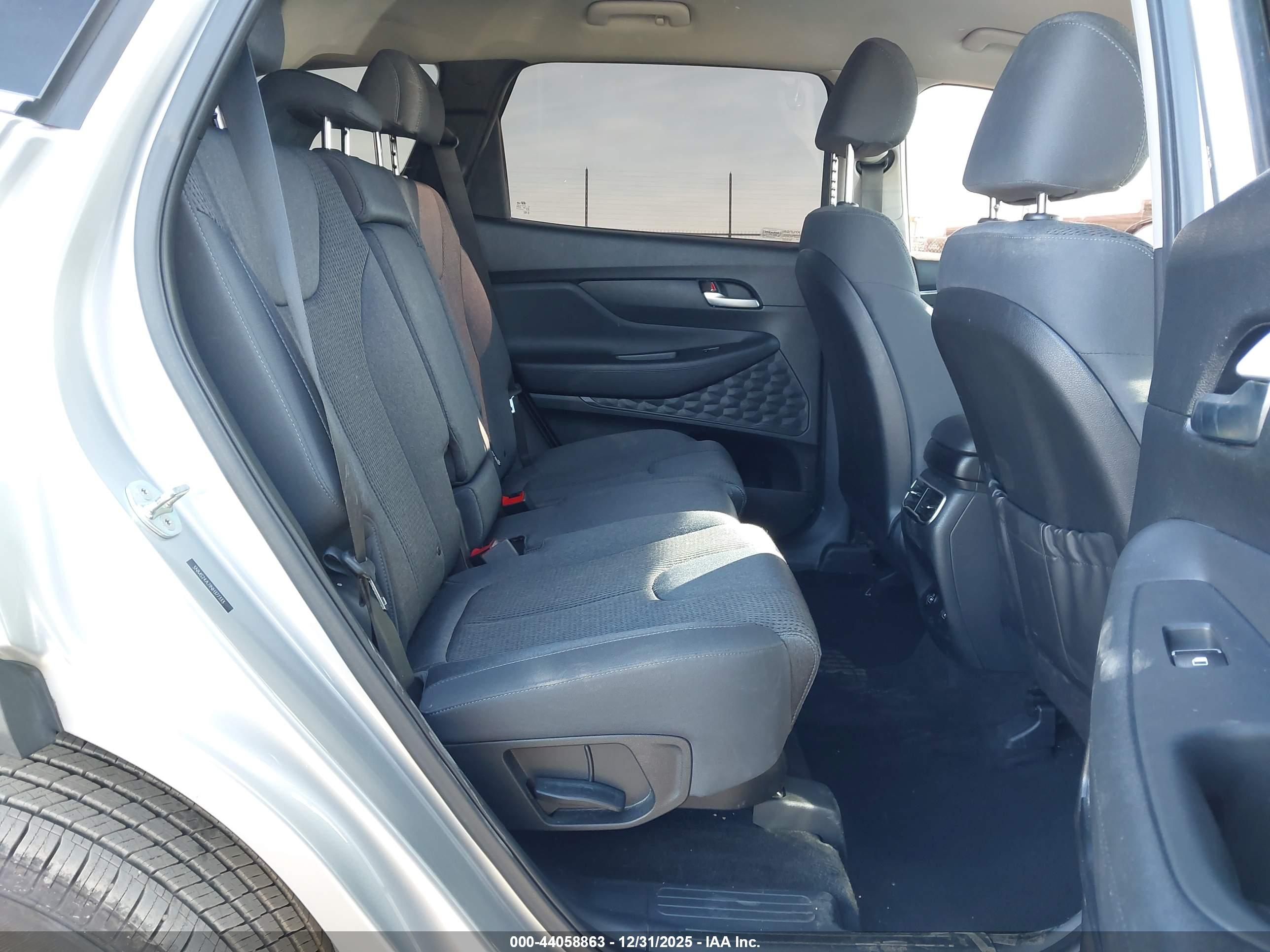 HYUNDAI SANTA image 8
