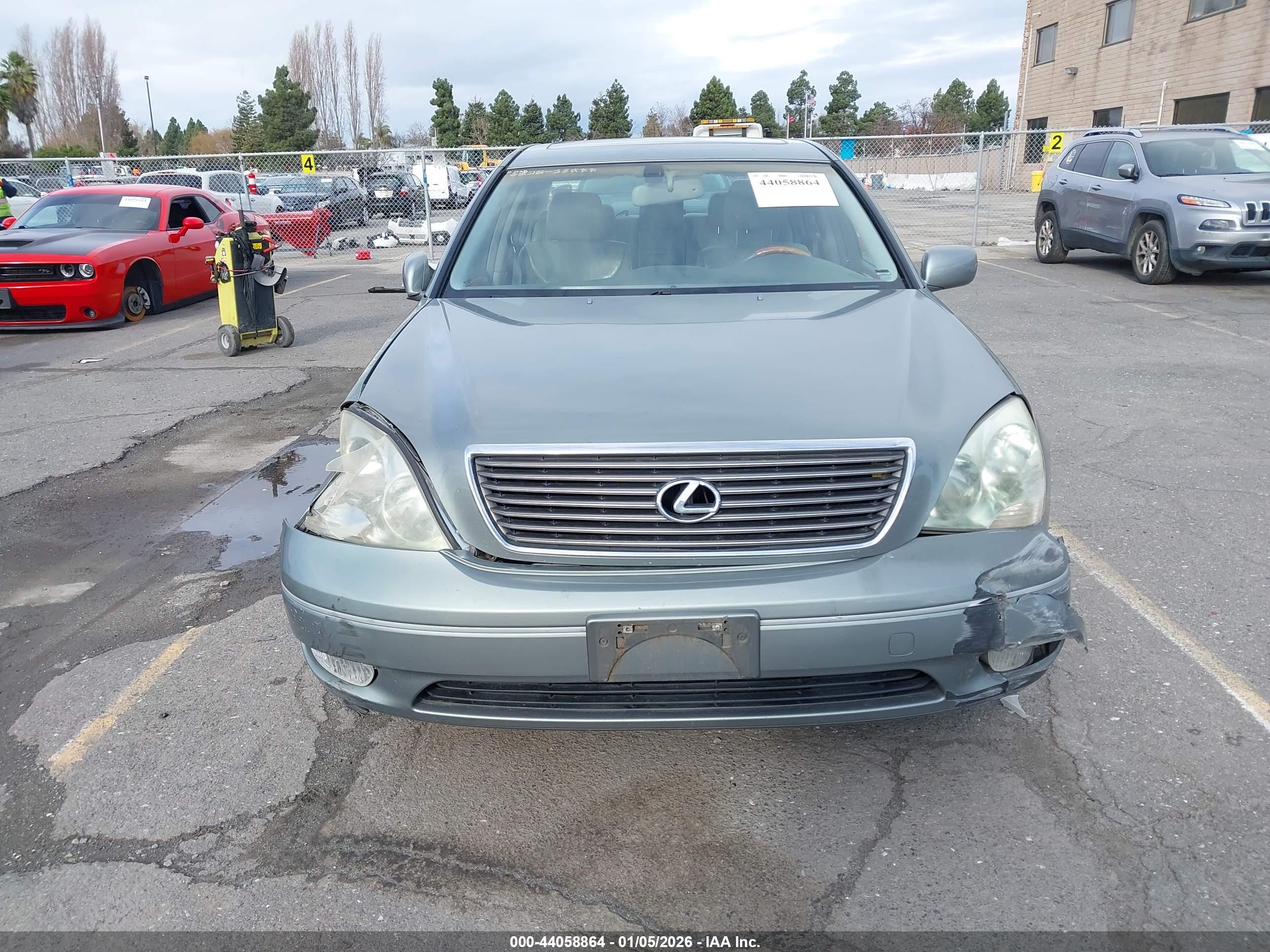 LEXUS LS image 6