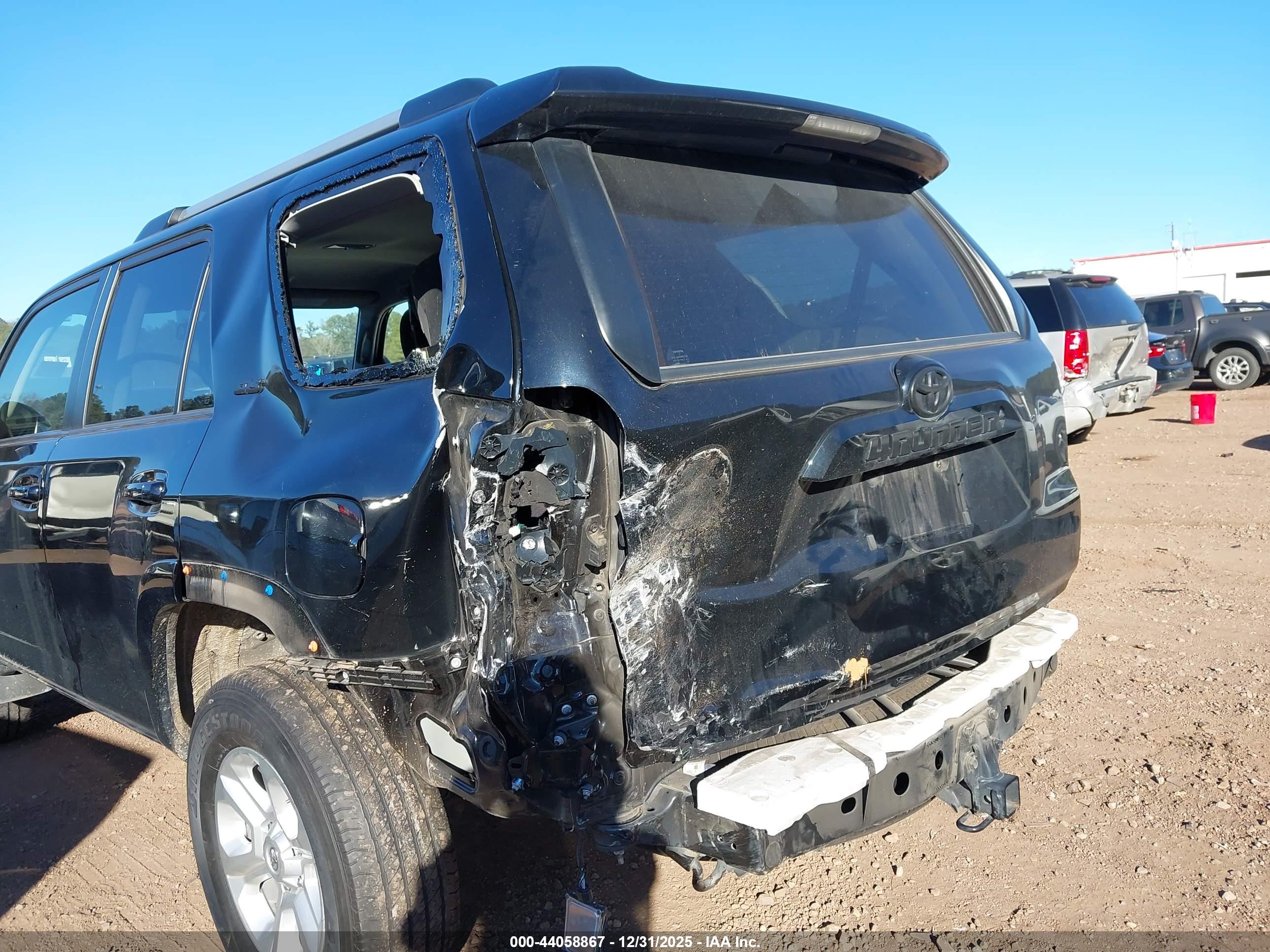 TOYOTA 4RUNNER image 6