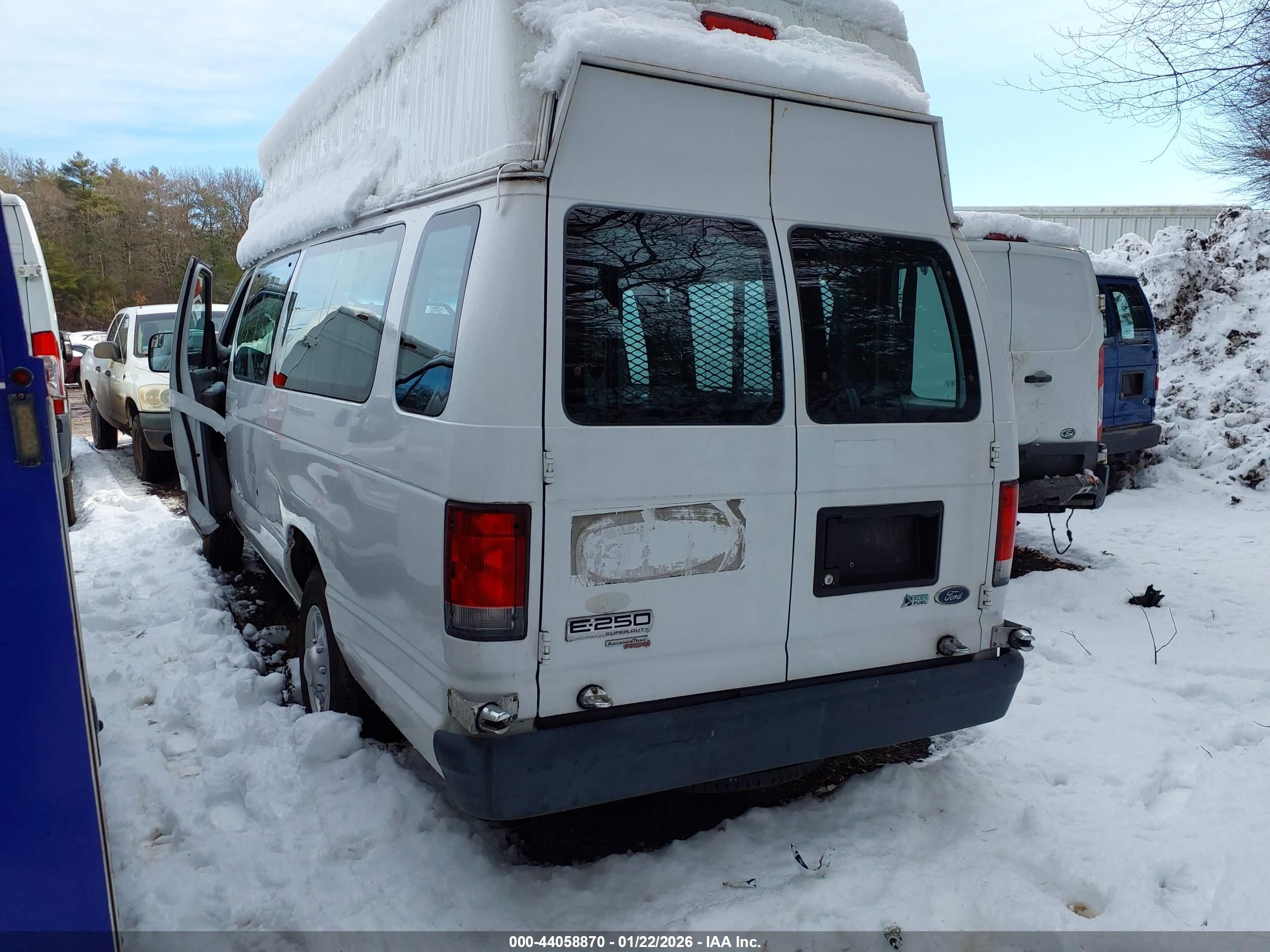 FORD E-250 image 3