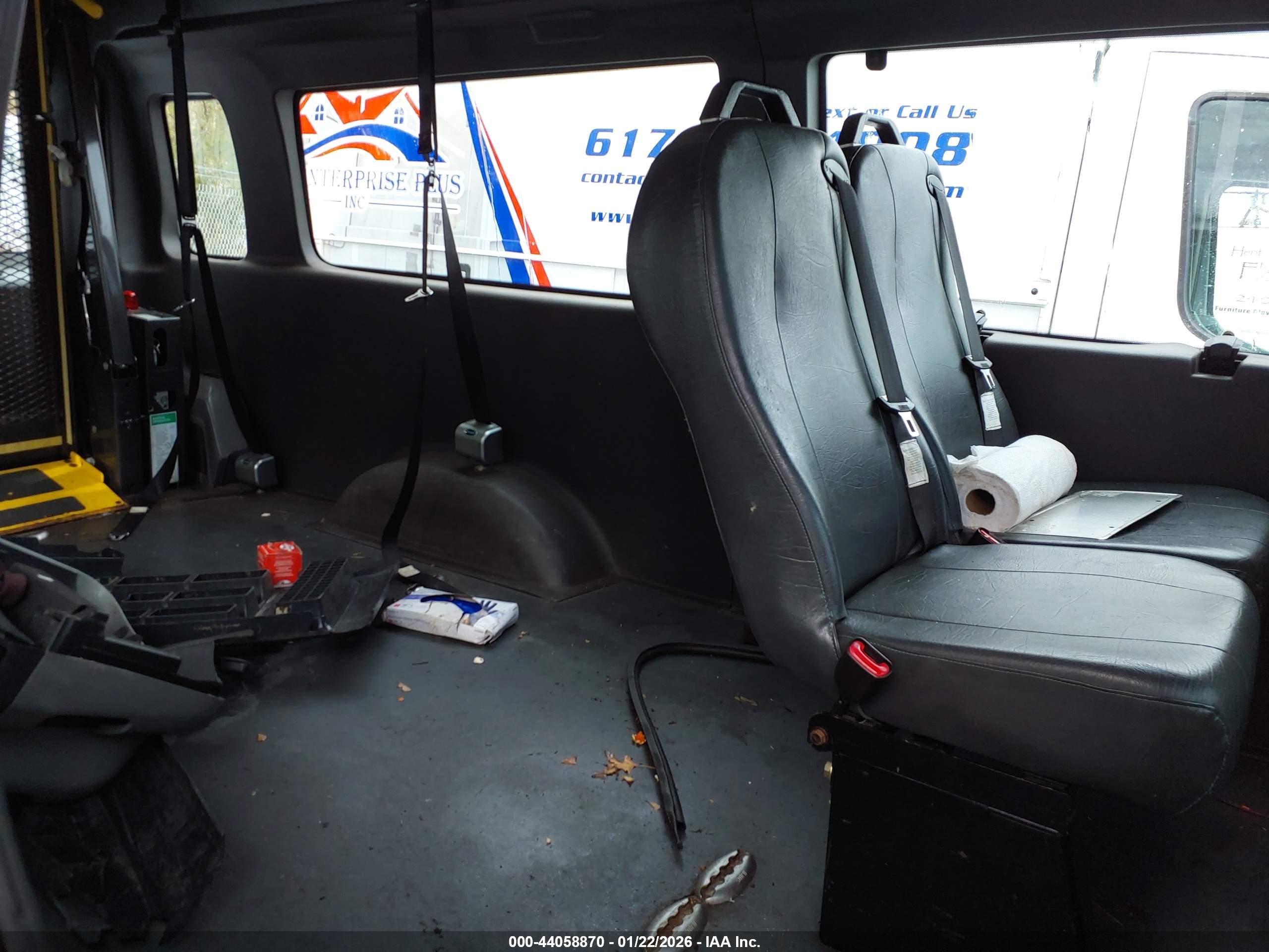 FORD E-250 image 8