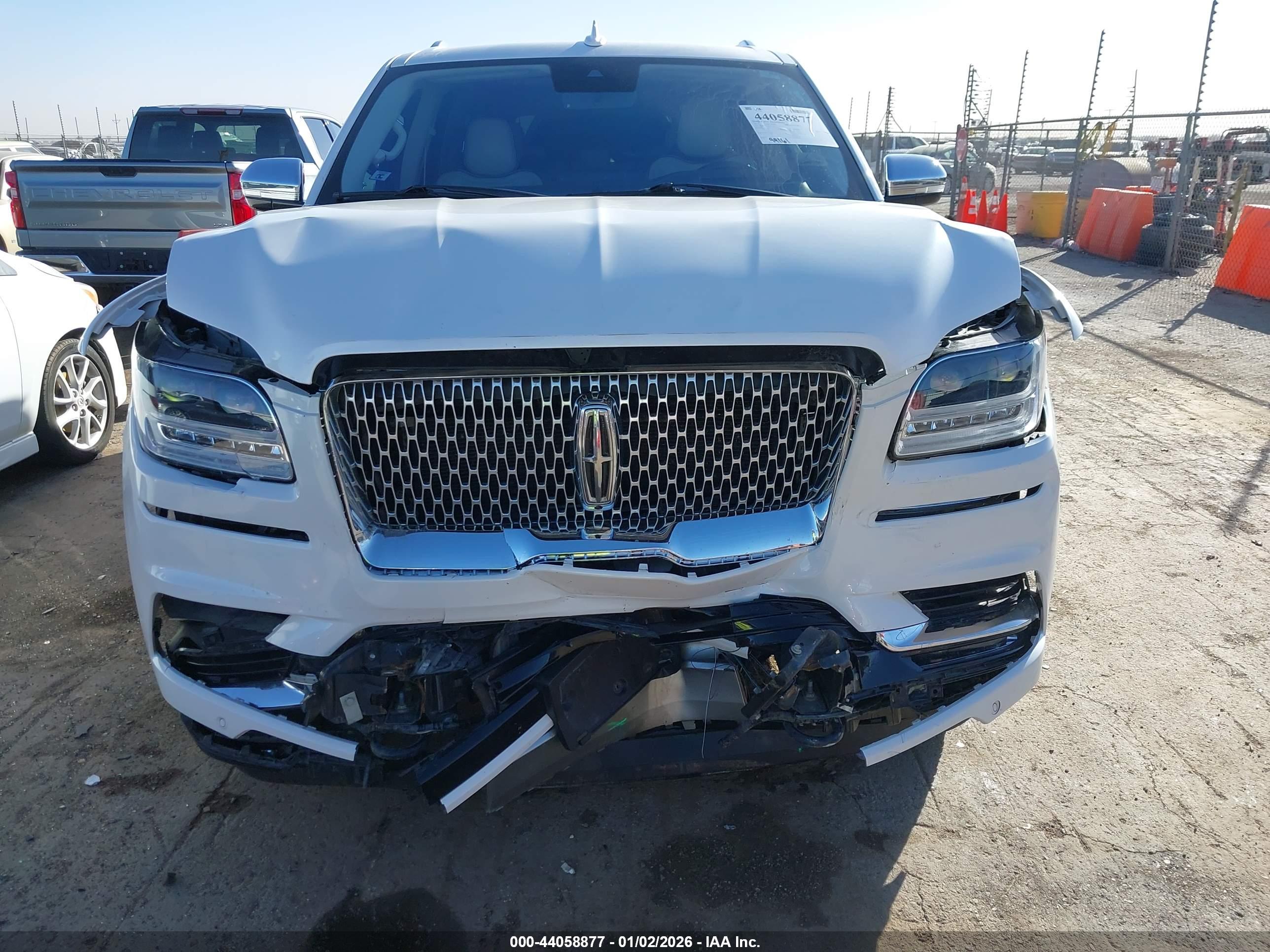 LINCOLN NAVIGATOR image 6