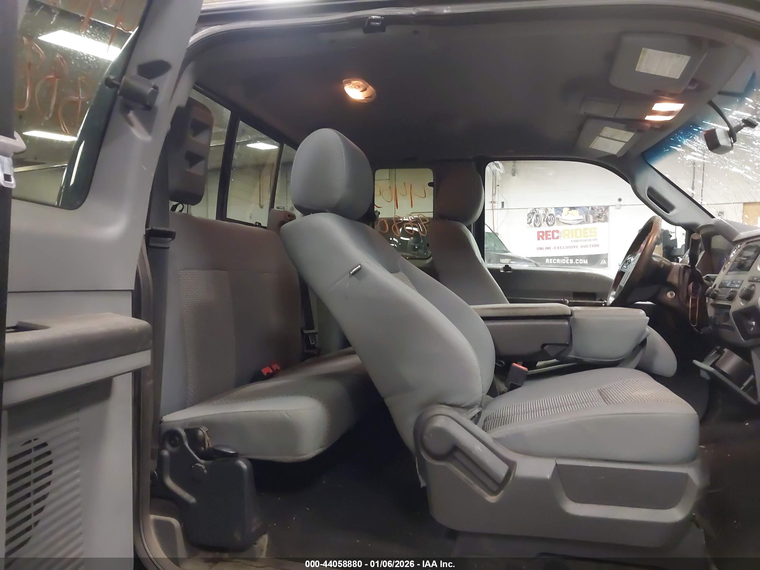 FORD F-250 image 8