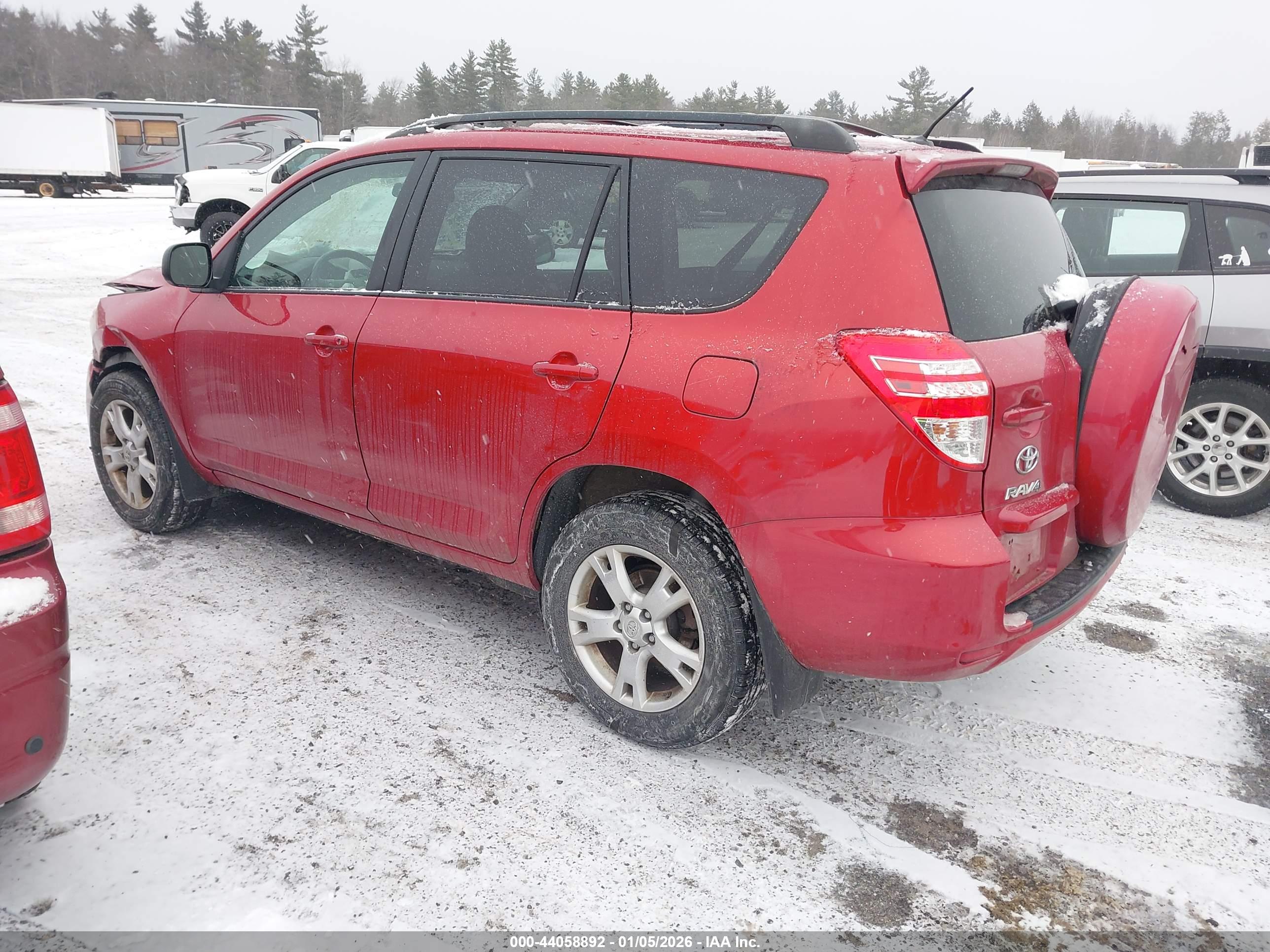 TOYOTA RAV4 image 3