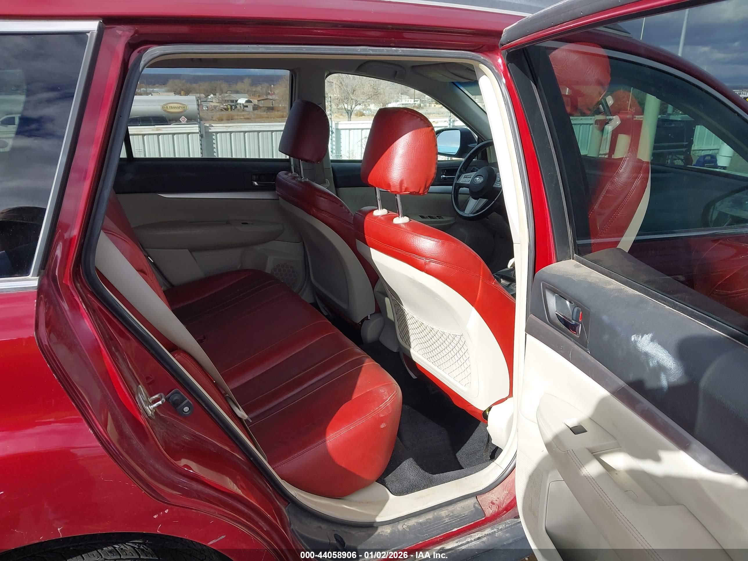 SUBARU OUTBACK image 8