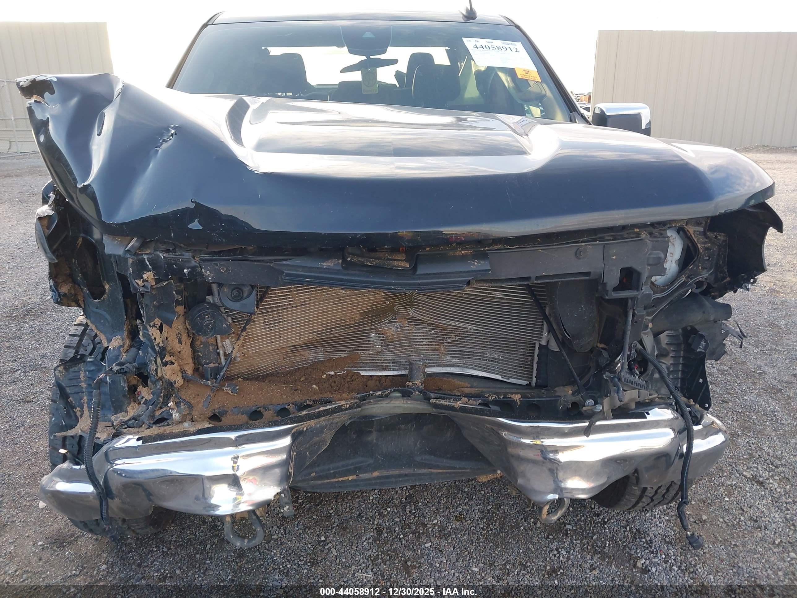 CHEVROLET SILVERADO image 6