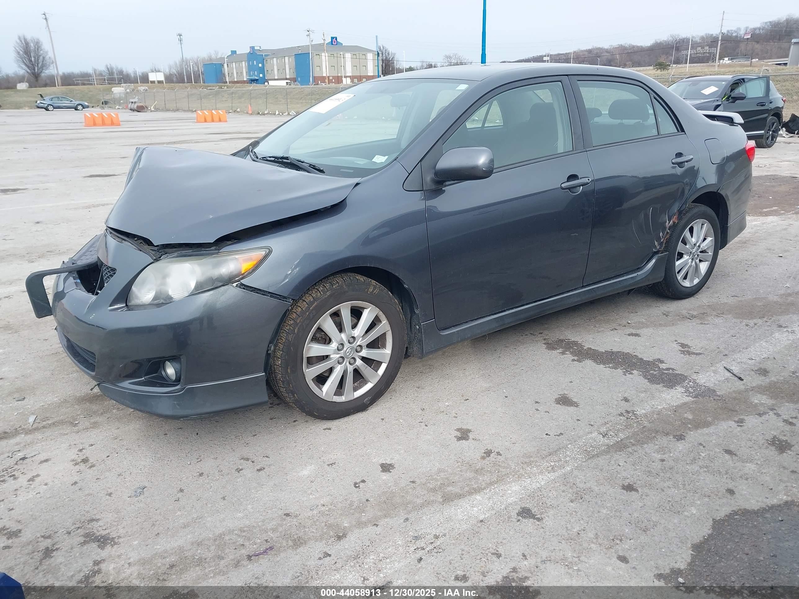 TOYOTA COROLLA image 2