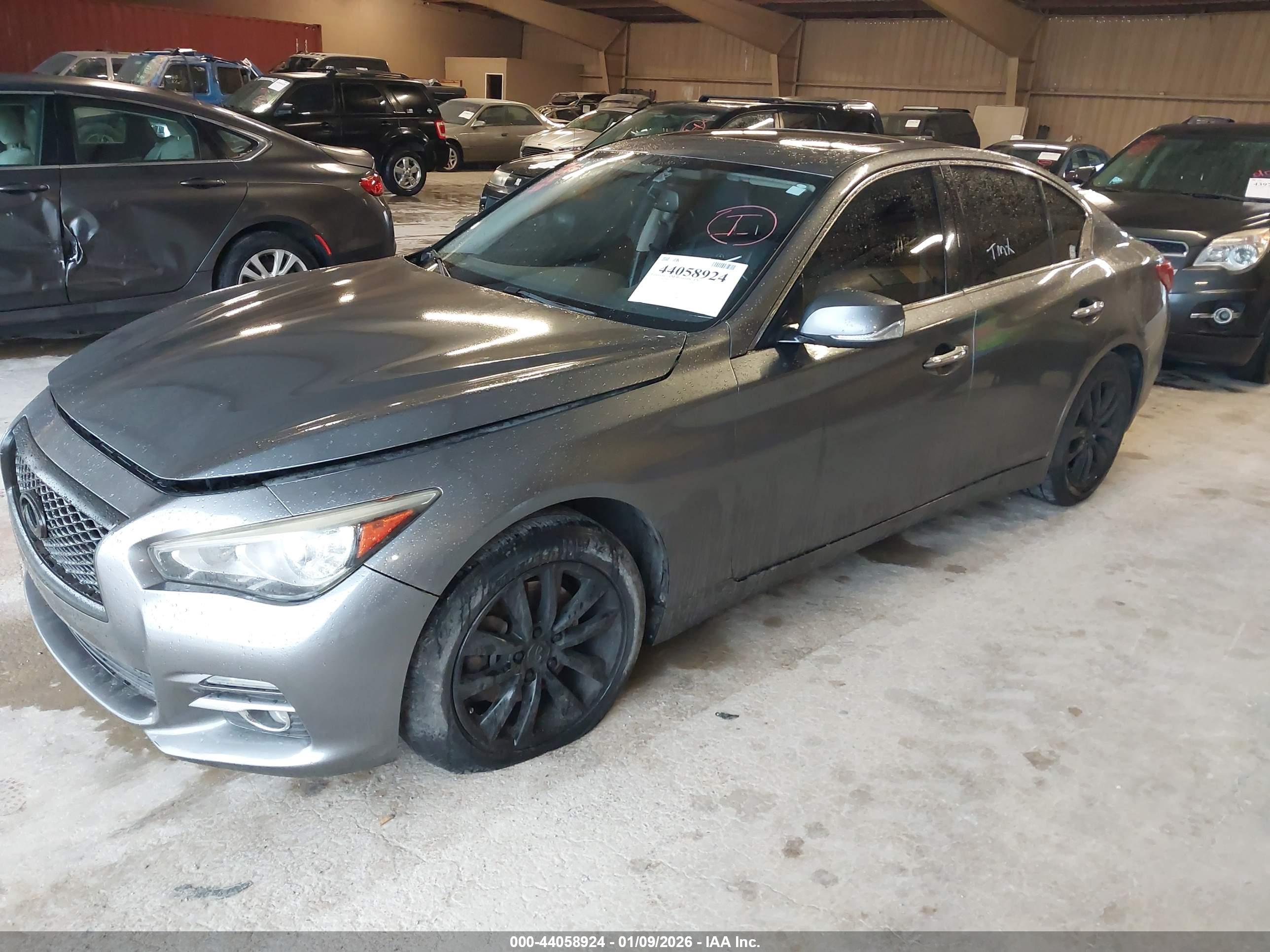 INFINITI Q50 image 2