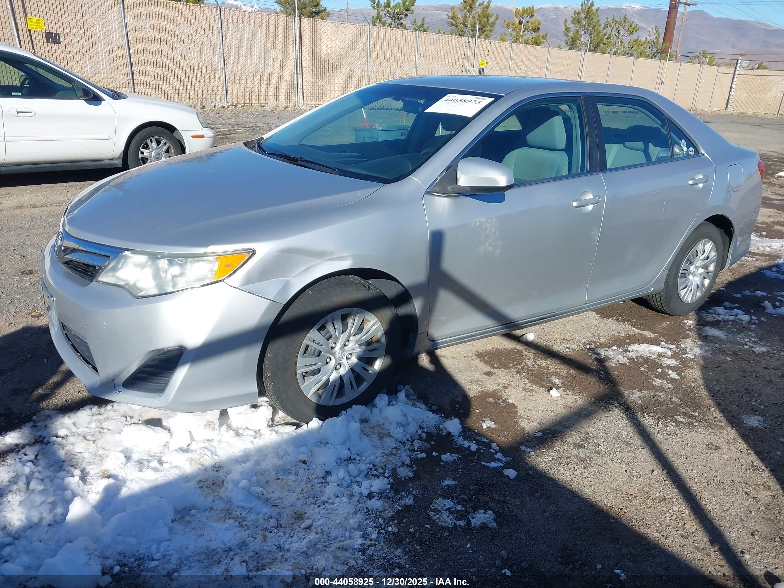 TOYOTA CAMRY image 2
