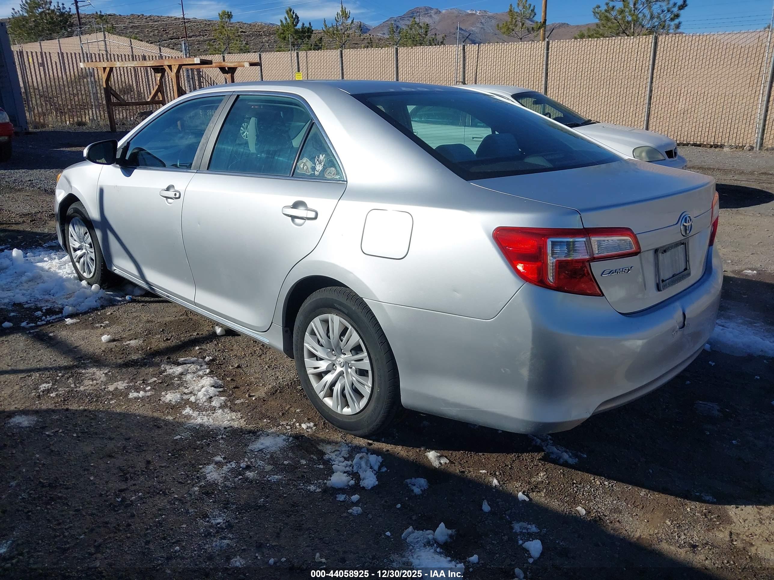 TOYOTA CAMRY image 3