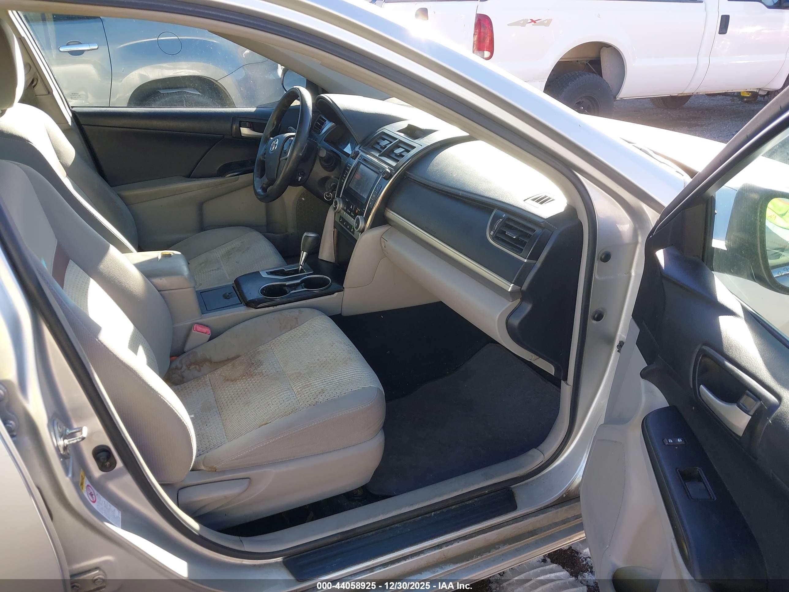 TOYOTA CAMRY image 5