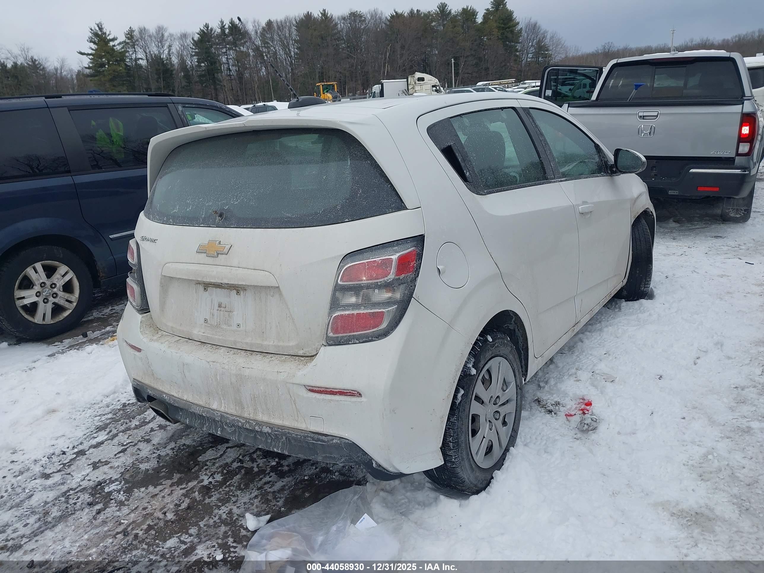 CHEVROLET SONIC image 4