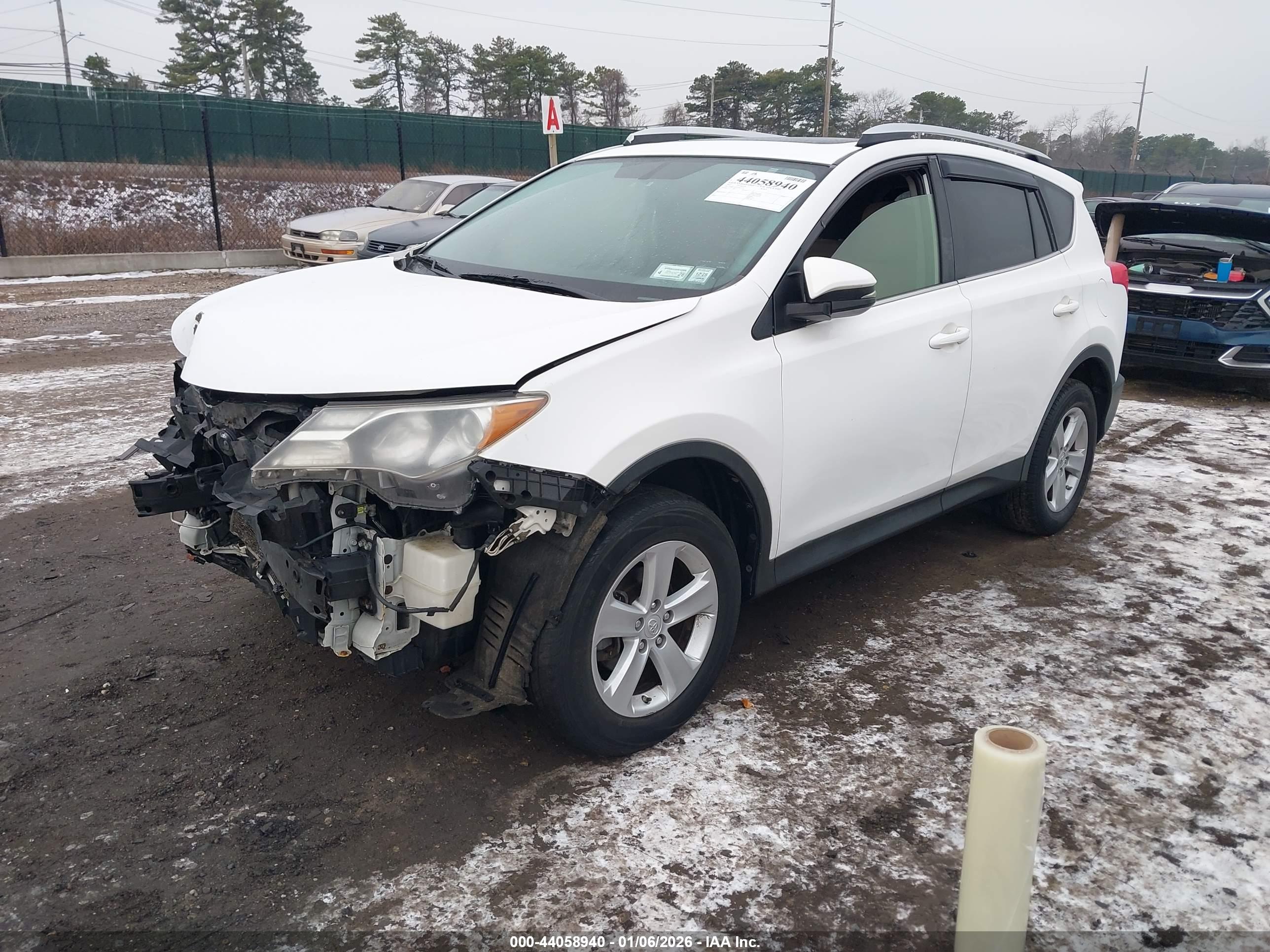 TOYOTA RAV4 image 2