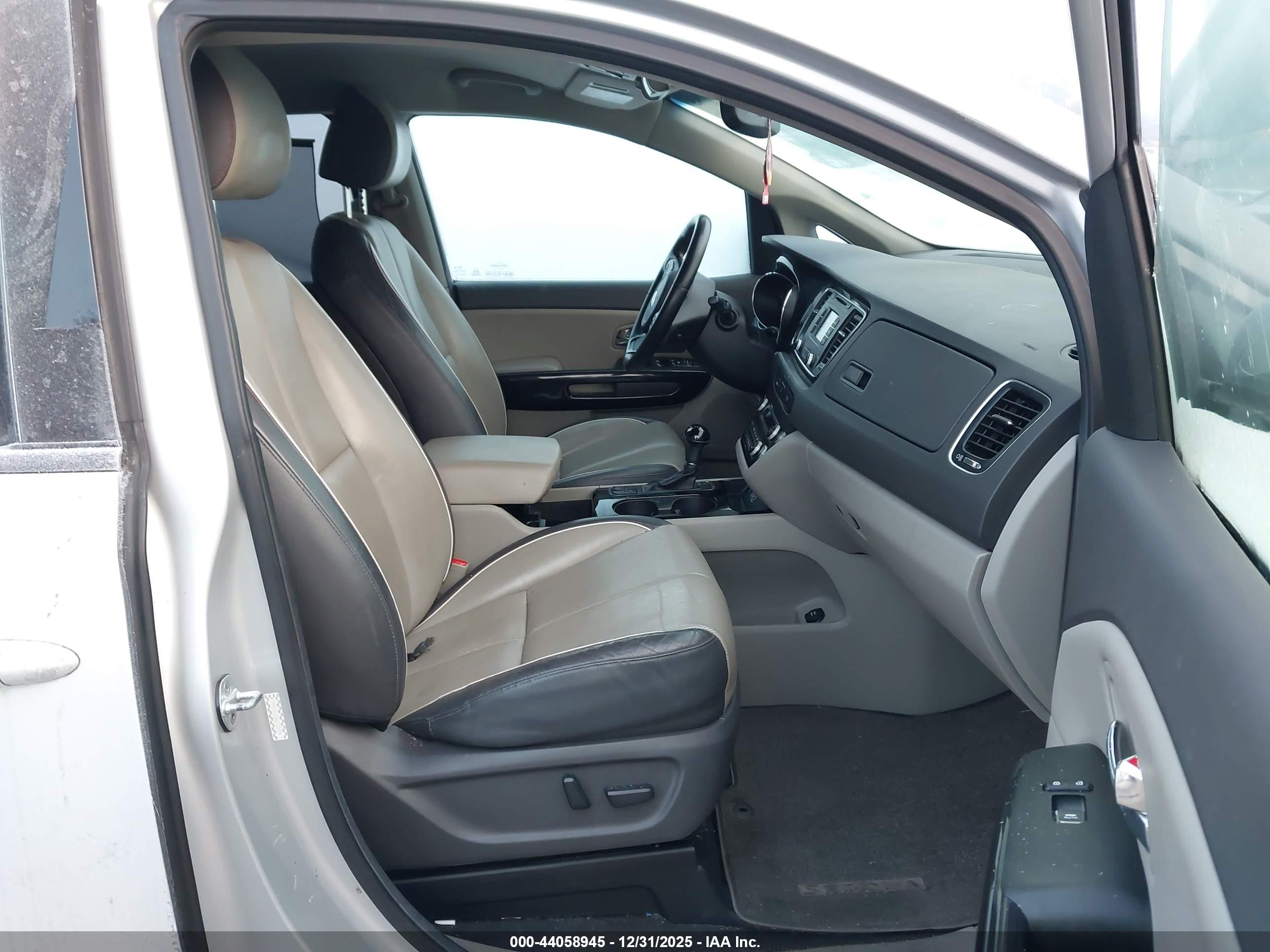 KIA SEDONA image 5